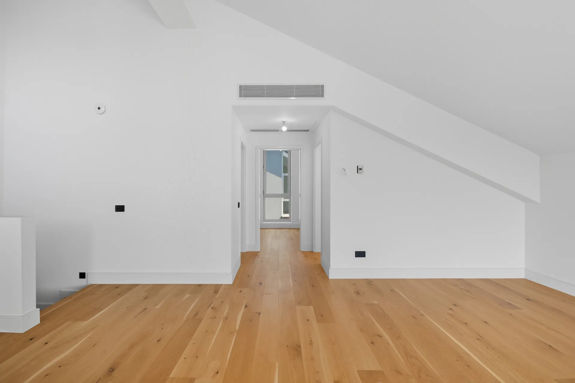VILLA PIPERA - IANCU NICOLAE - 6 ROOMS -