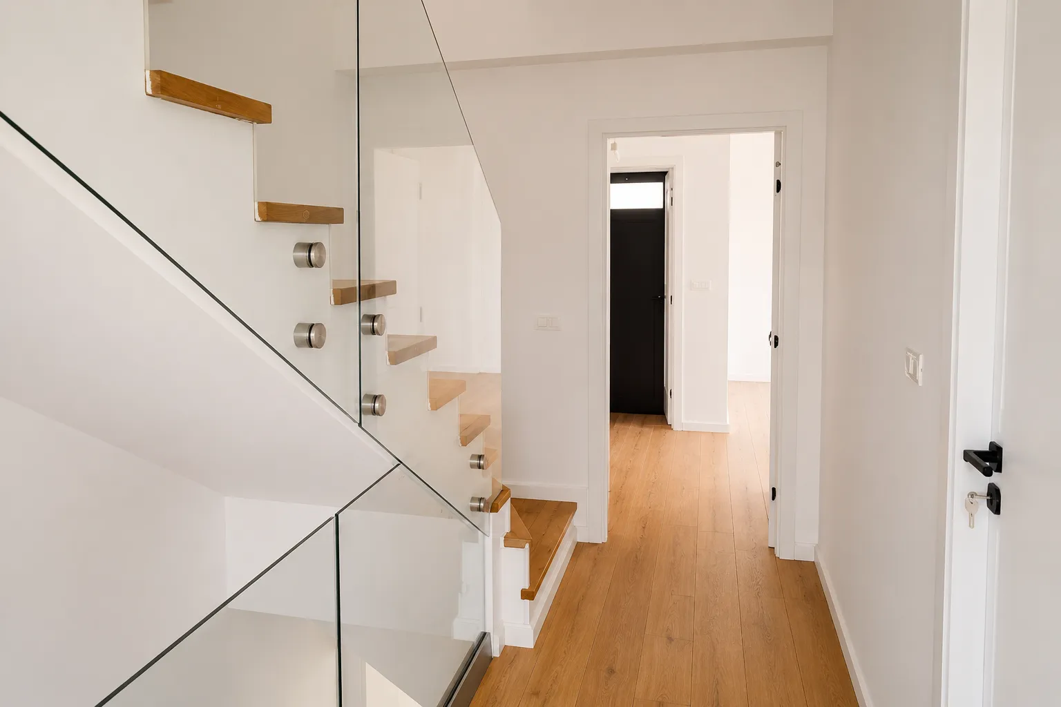 VILA 6 CAMERE - MATEI MILLO - 233MP