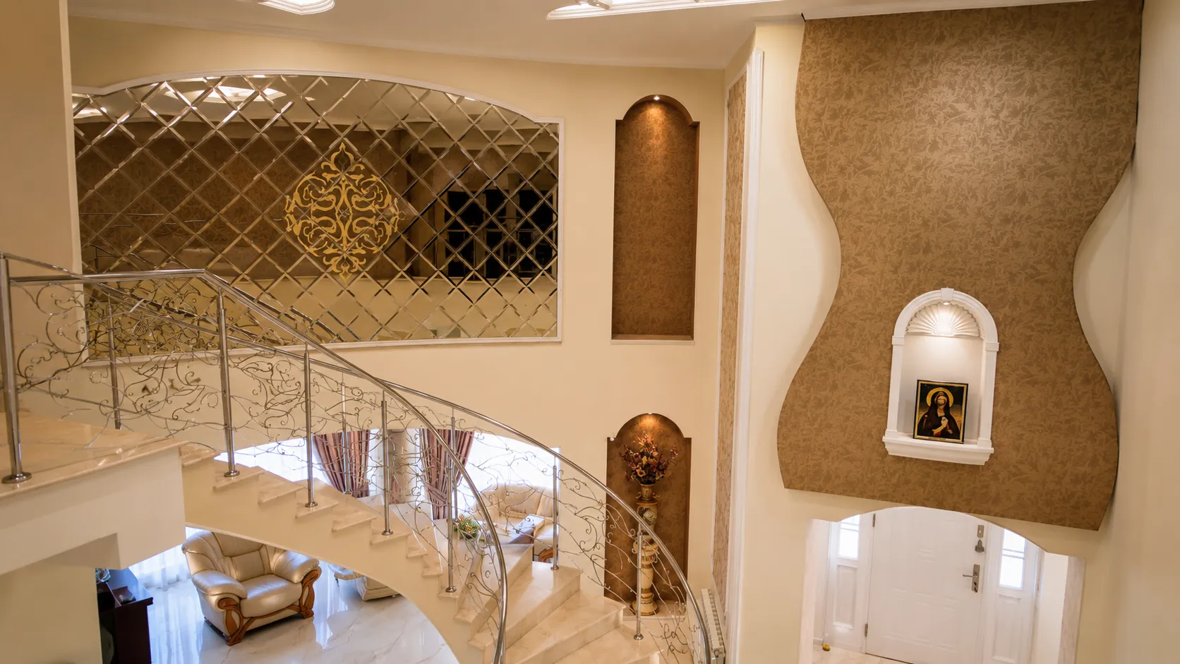 HOUSE G+1 - DECEBAL AREA - 6 ROOMS - 12