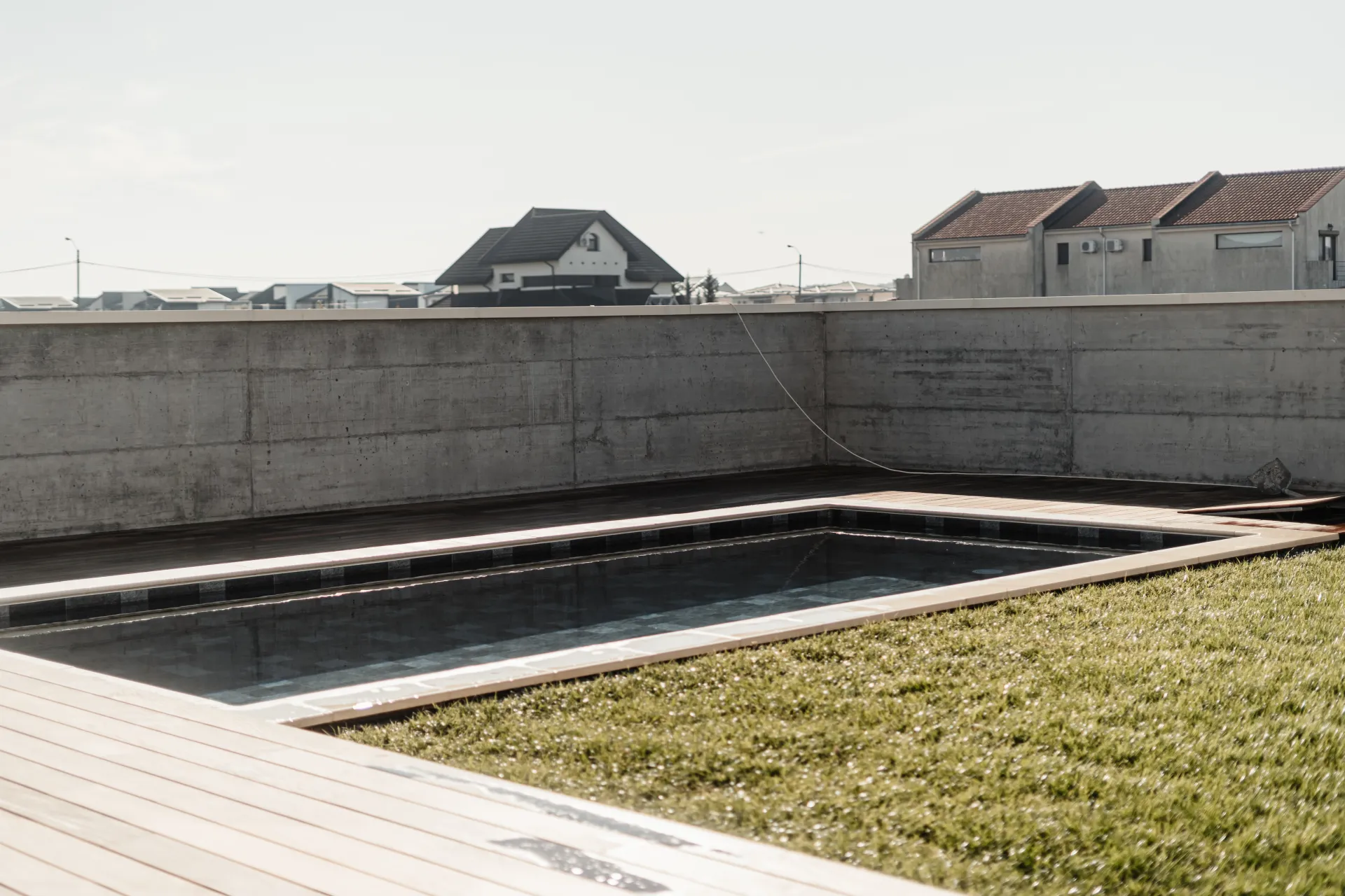 VILA CU PISCINA - OTOPENI