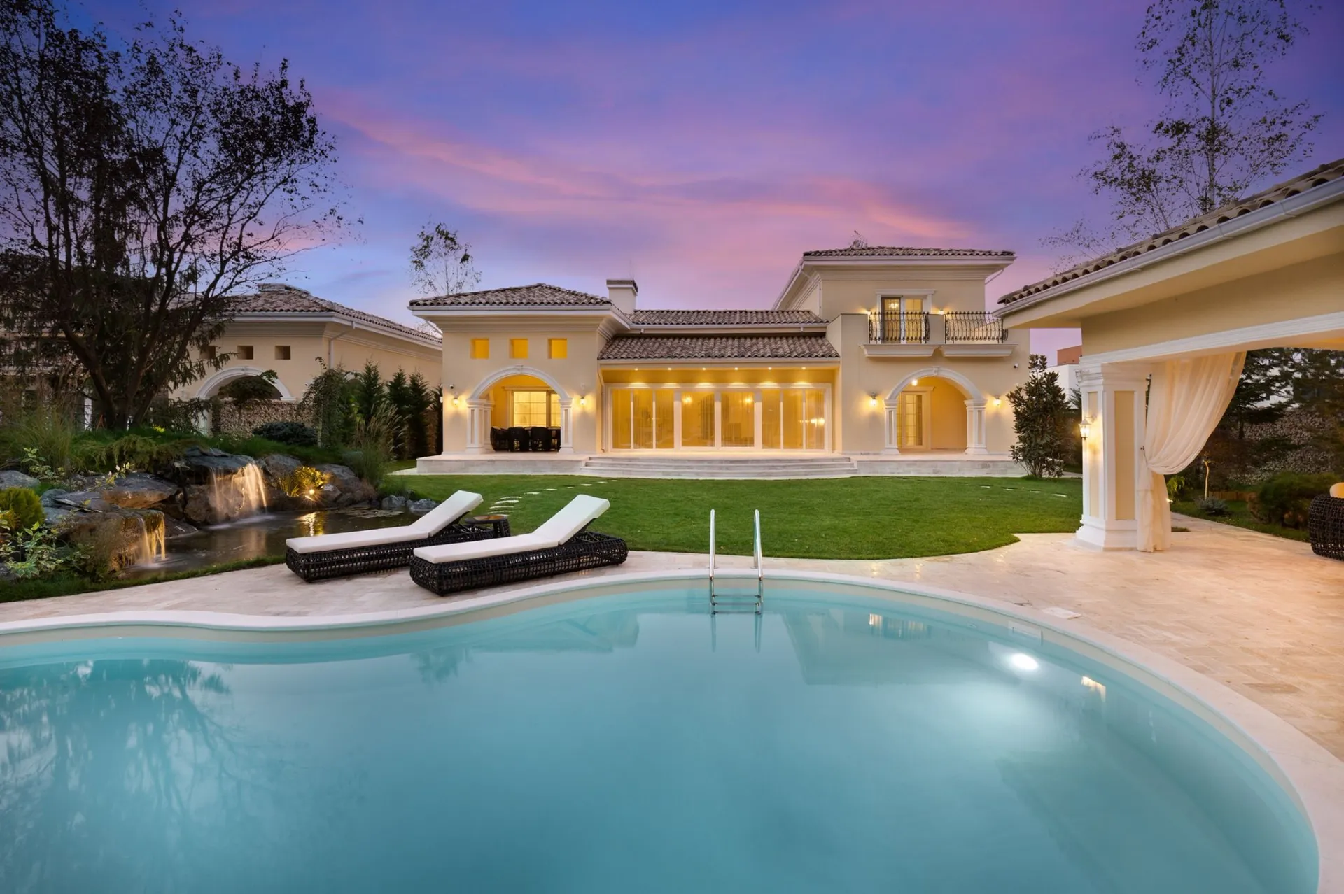 OTOPENI - VILLA WITH SWIMMING POOL - 6 ROOMS - 7