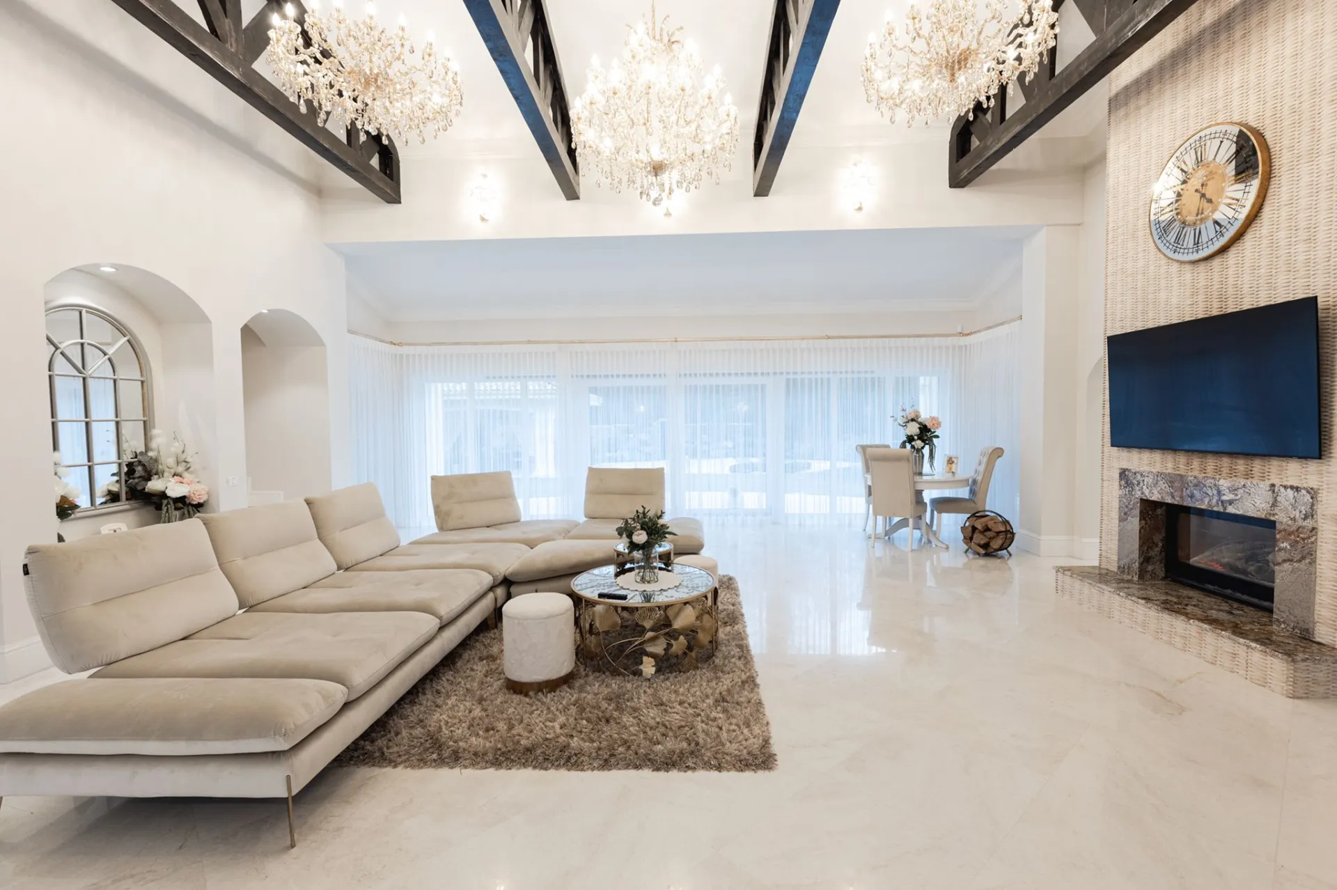OTOPENI - VILLA WITH SWIMMING POOL - 6 ROOMS - 9