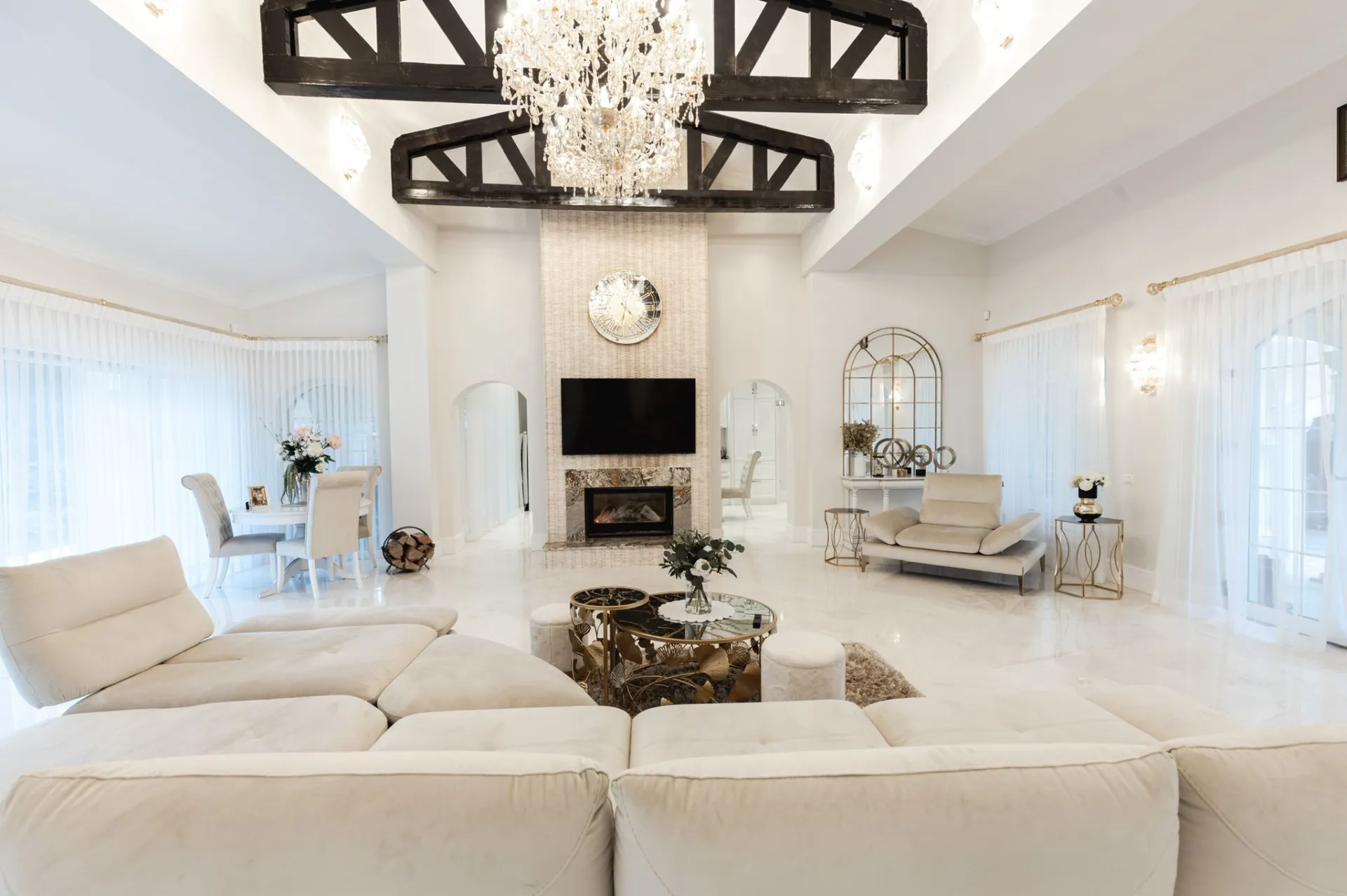 OTOPENI - VILLA WITH SWIMMING POOL - 6 ROOMS - 10