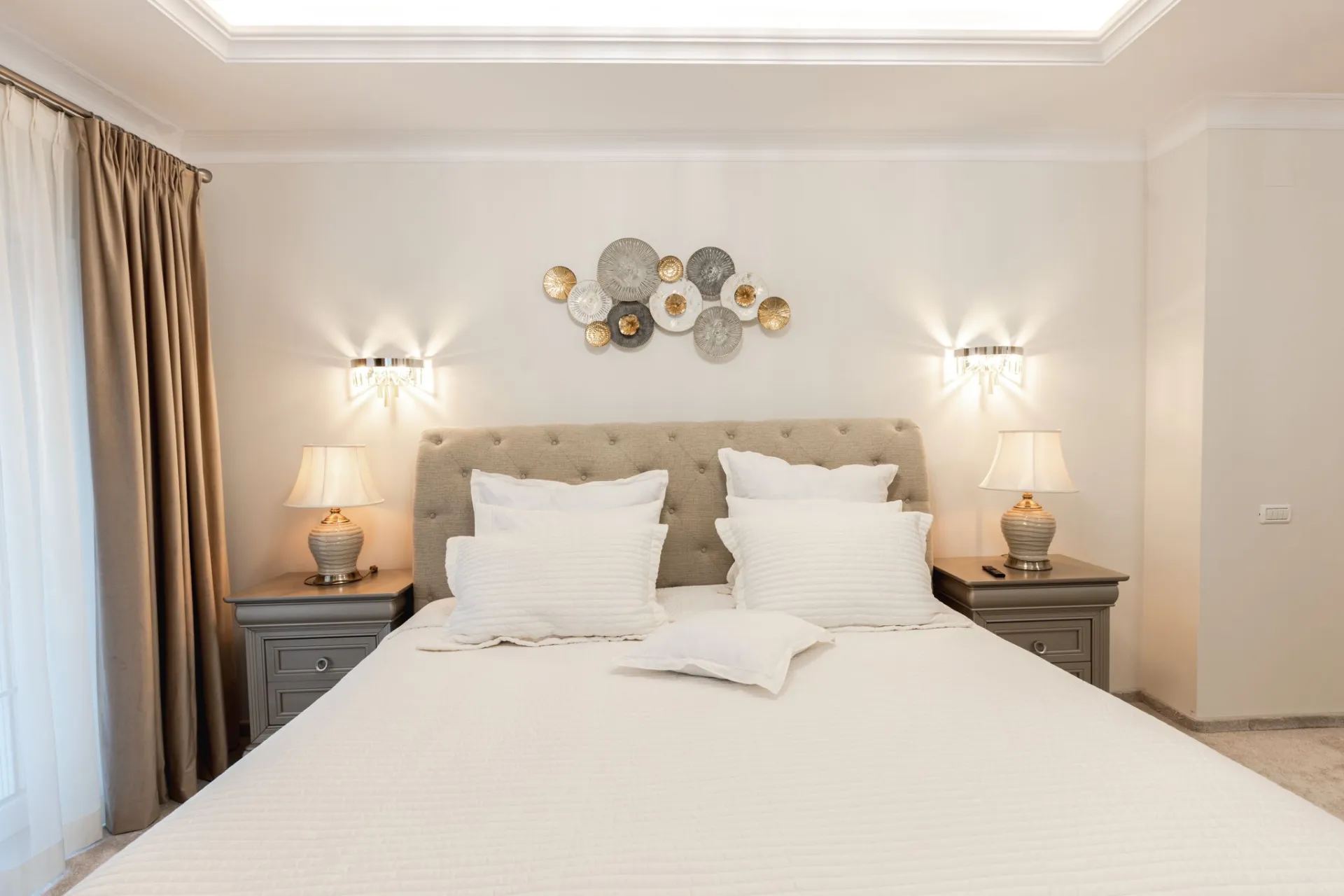 OTOPENI - VILLA WITH SWIMMING POOL - 6 ROOMS - 13