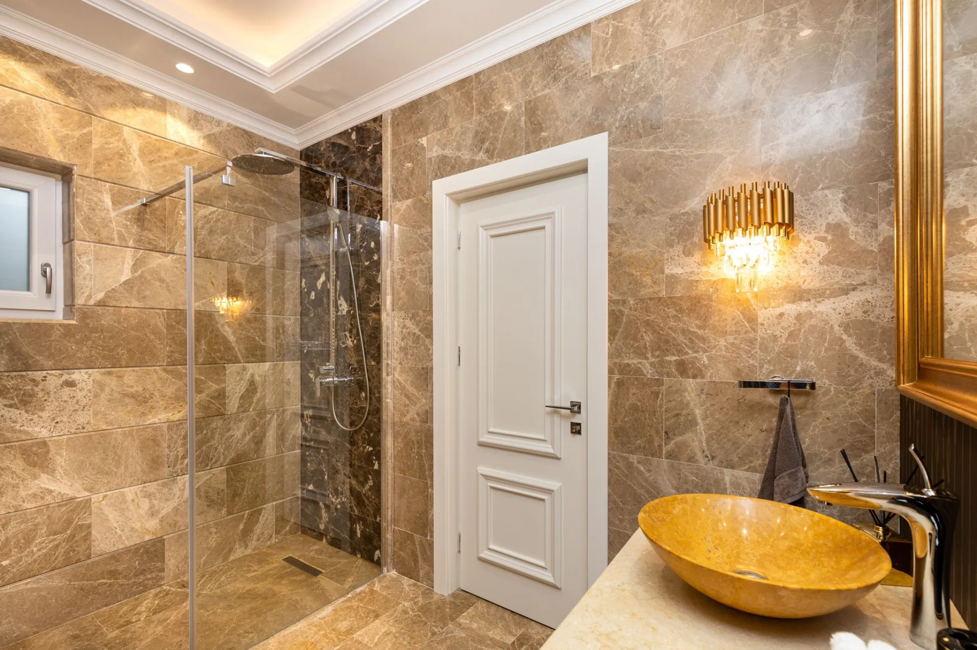 OTOPENI - VILLA WITH SWIMMING POOL - 6 ROOMS - 20