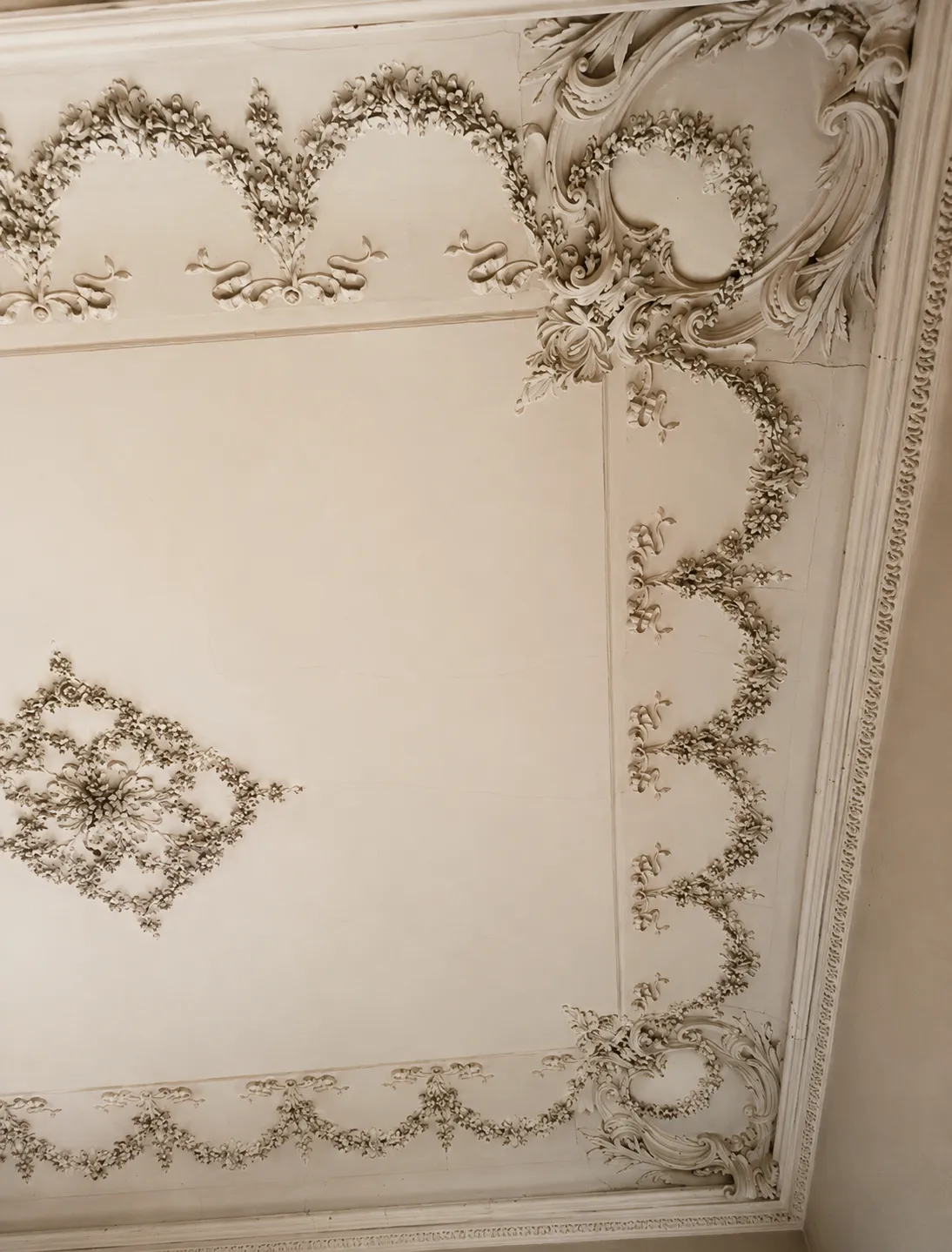 RARE HISTORIC PROPERTY - DACIA BOULEVARD - 7