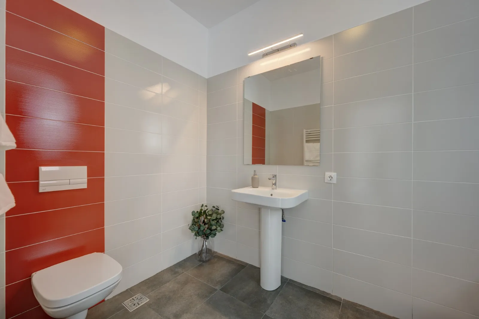 3-ROOM APARTMENT - LAKE VIEW - 12