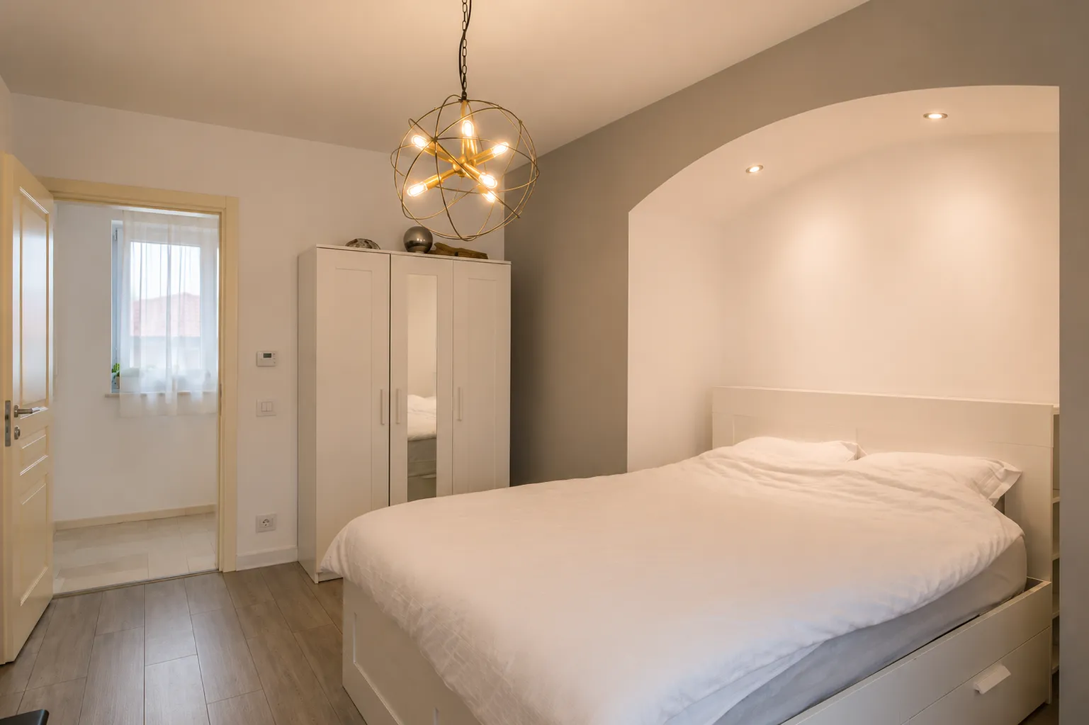VILA CORBEANCA - SPA SI PISCINA - 8 CAMERE - 16