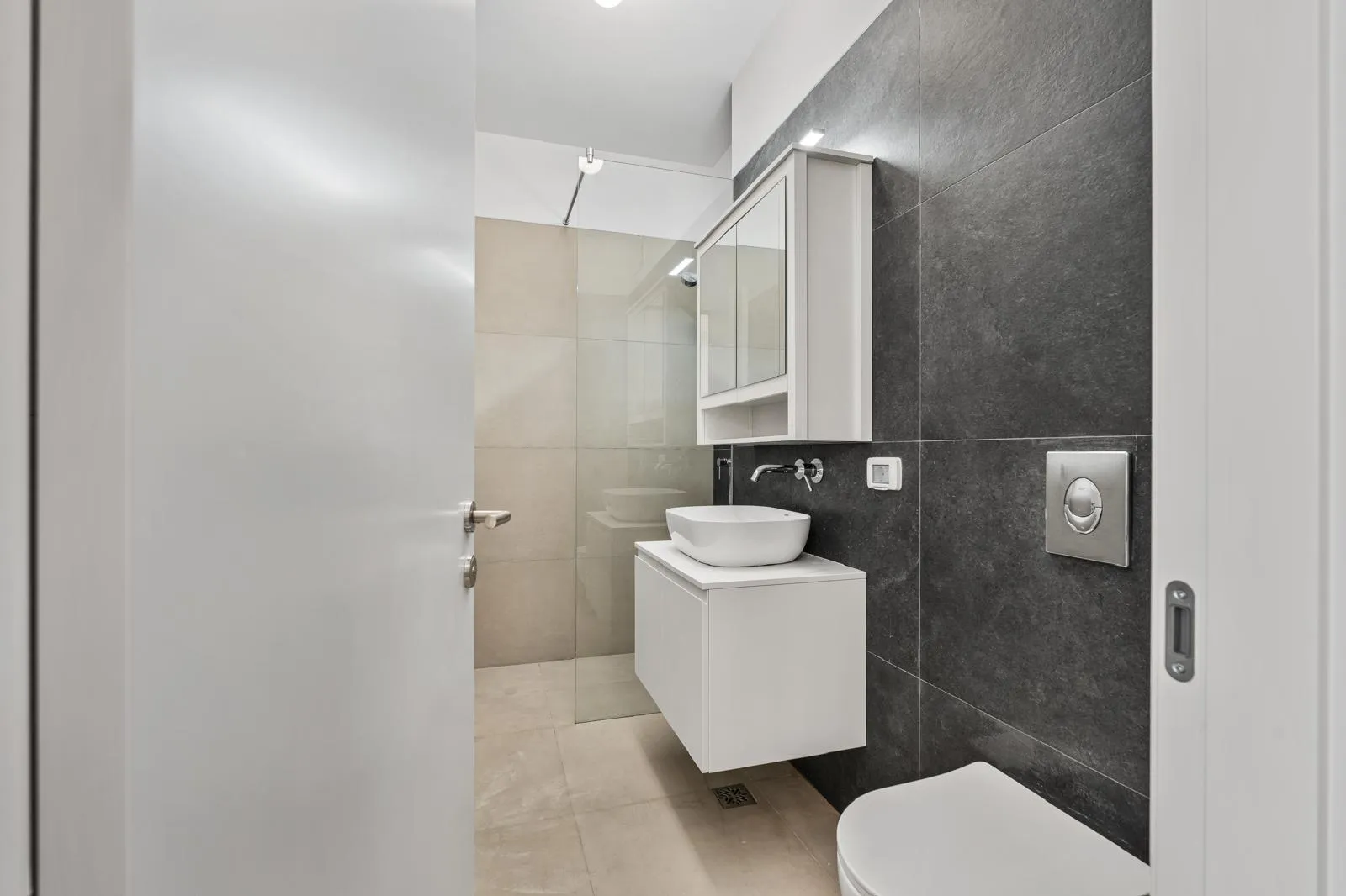 APARTAMENT CU 2 CAMERE - HERASTRAU - MOBILAT + PARCARE