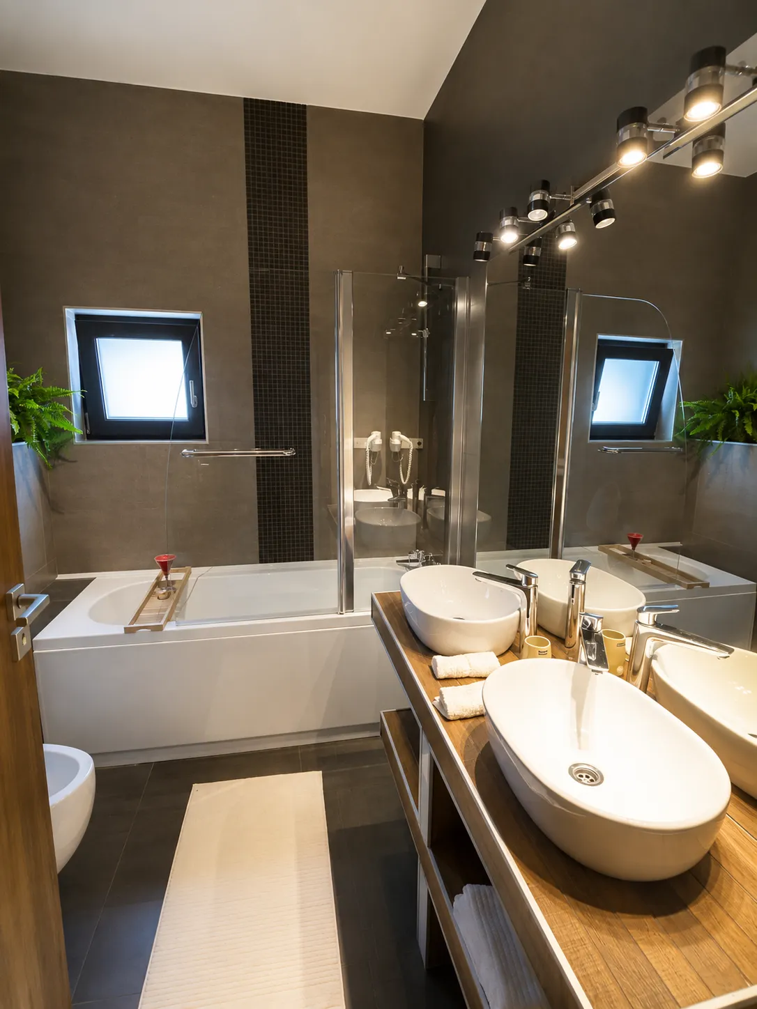 VILA PREMIUM SNAGOV - IESIRE LA LAC - TEREN 3000MP - 8