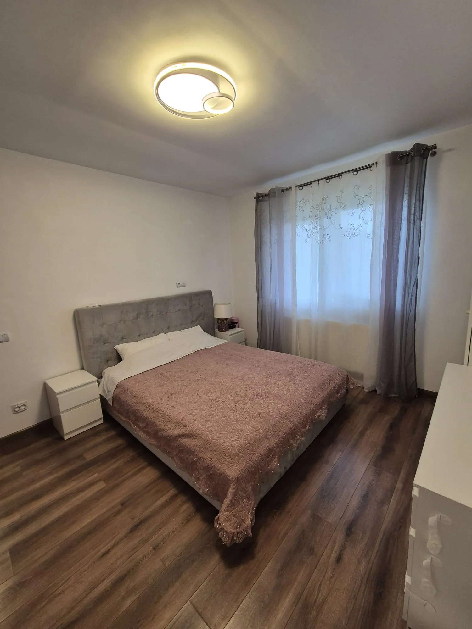 CASA INDIVIDUALA - ZONA BERCENI - 3 CAMERE