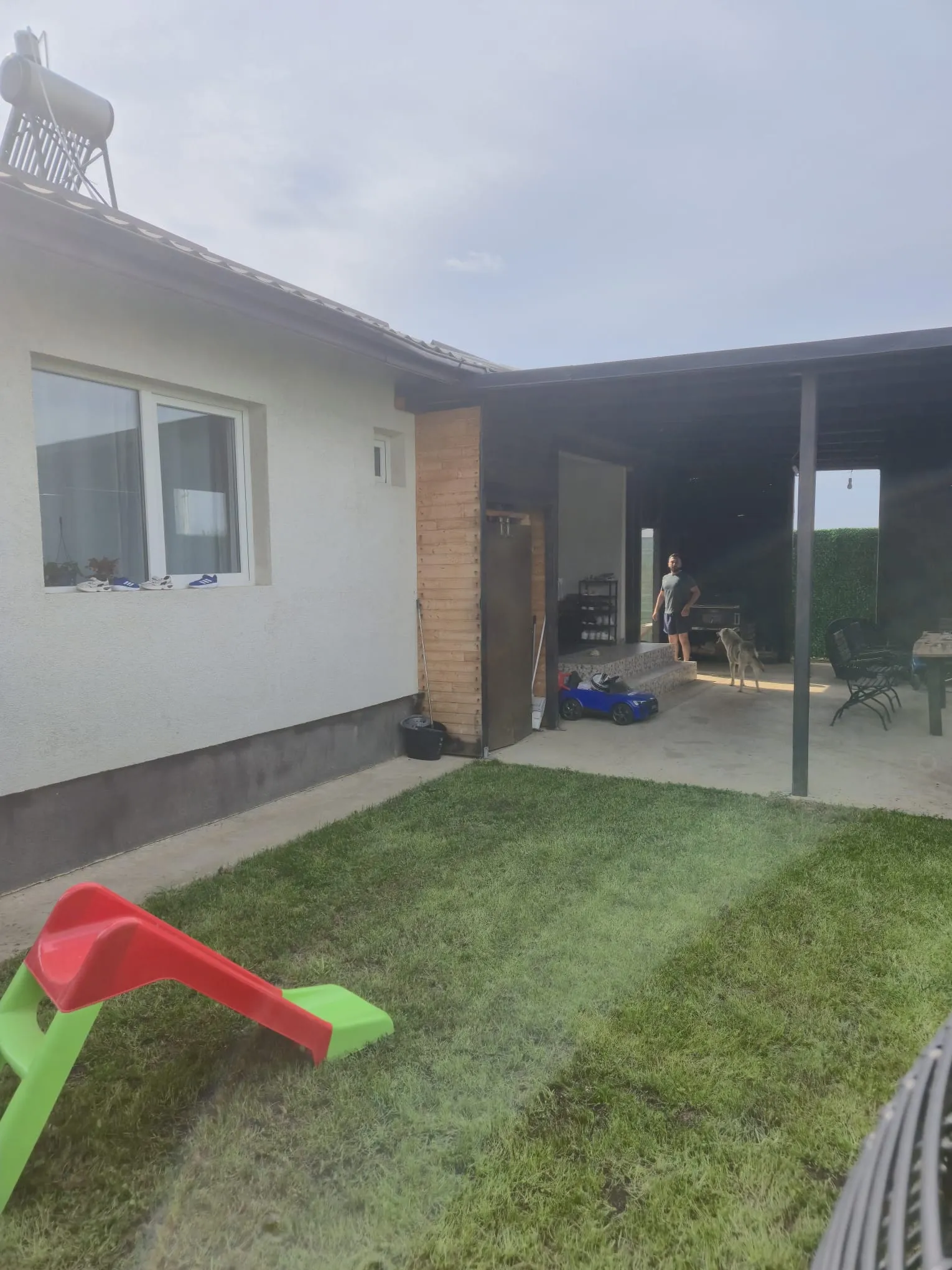 CASA INDIVIDUALA - ZONA BERCENI - 3 CAMERE