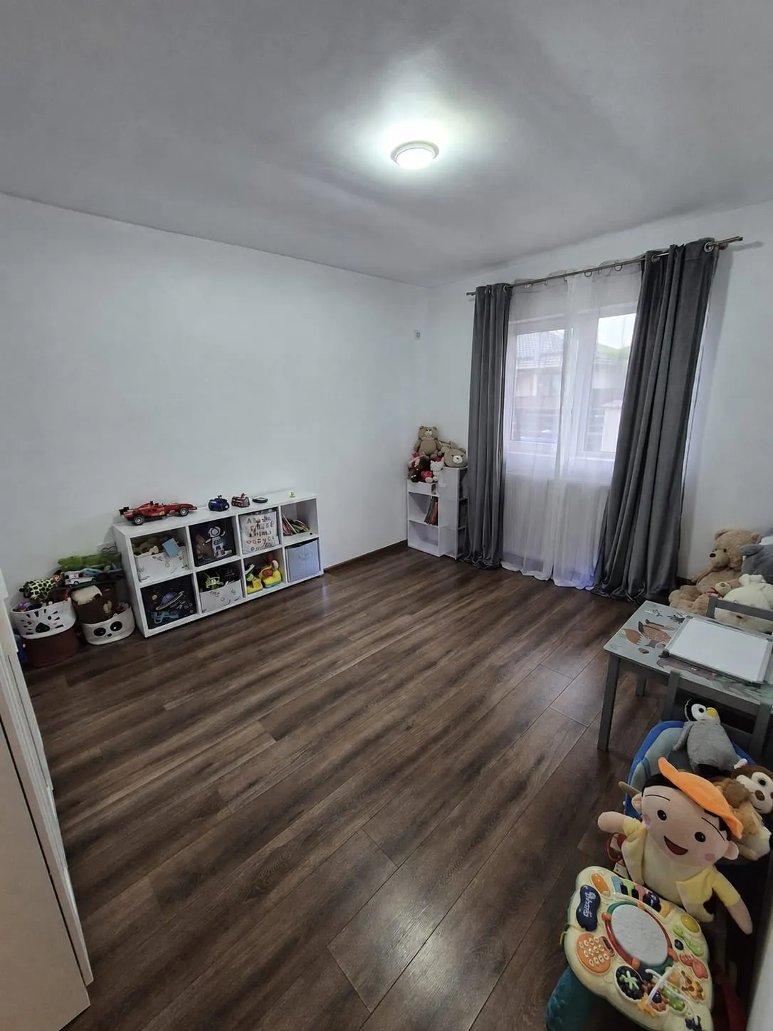 CASA INDIVIDUALA - ZONA BERCENI - 3 CAMERE - 6
