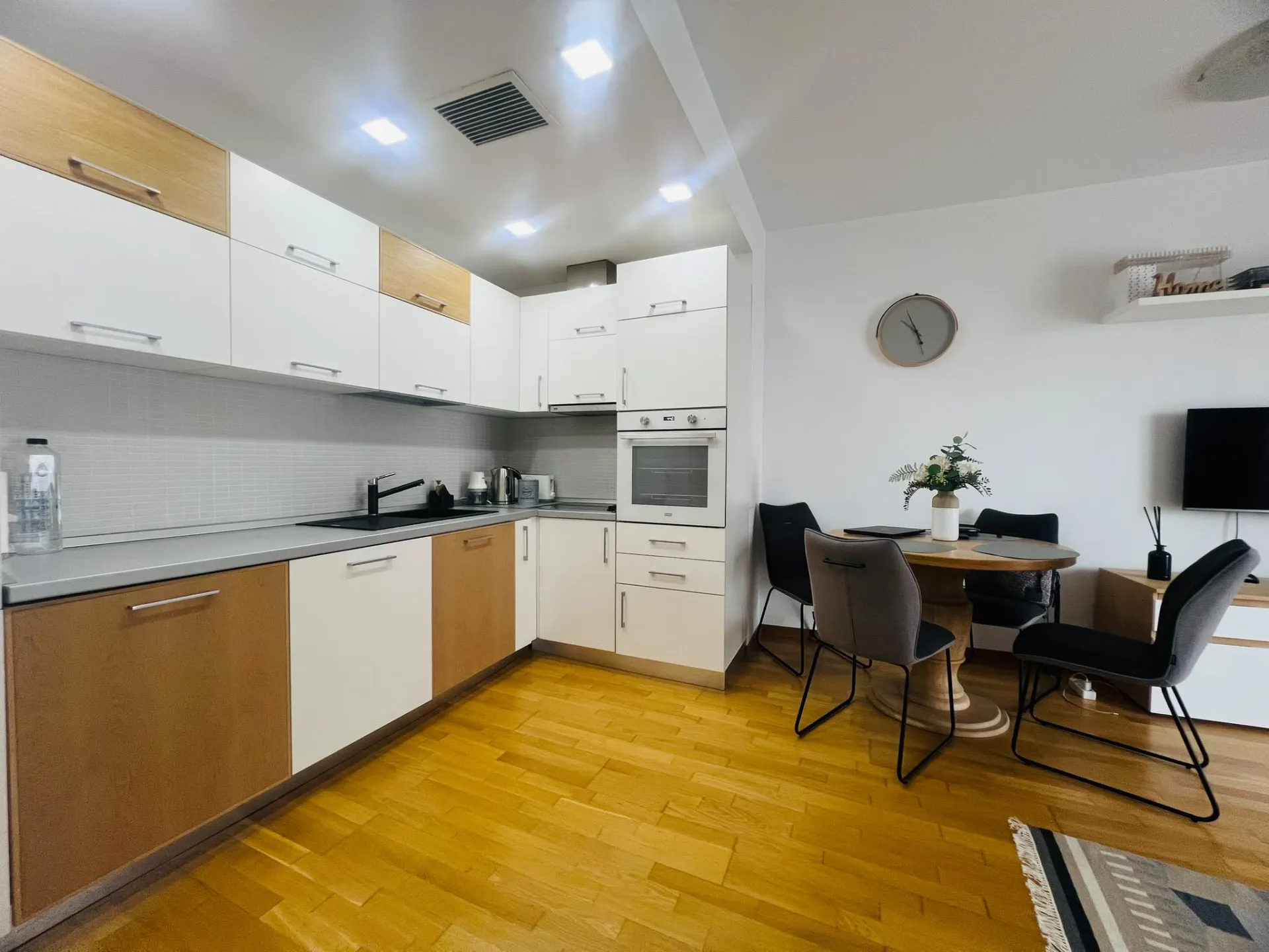 APARTAMENT 2 CAMERE - ZONA UNIVERSITAE - PARCARE SUBTERANA INCLUSA - imagine 5