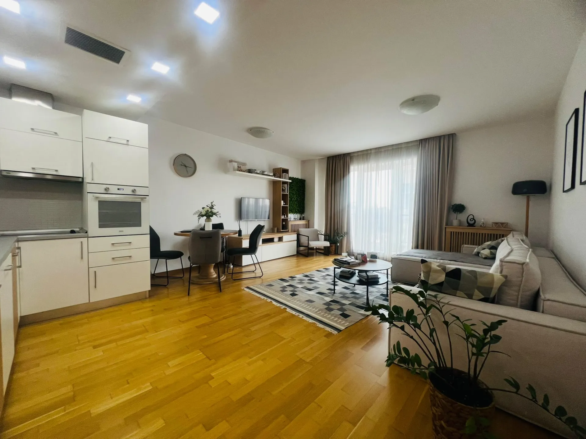 APARTAMENT 2 CAMERE - ZONA UNIVERSITAE - PARCARE SUBTERANA INCLUSA - 6