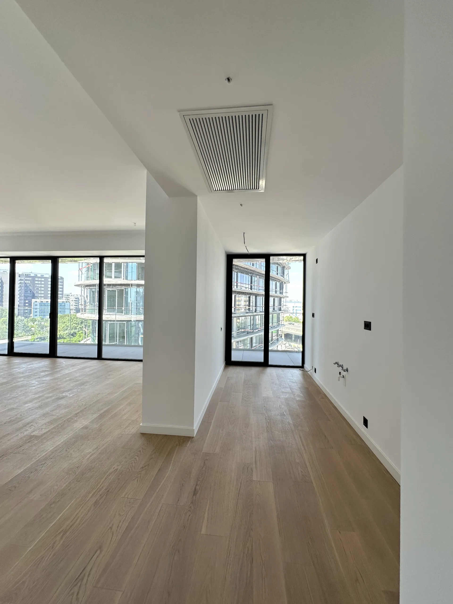 APARTAMENT CU 3 CAMERE - HERASTRAU - FINISAJE PREMIUM - imagine 2
