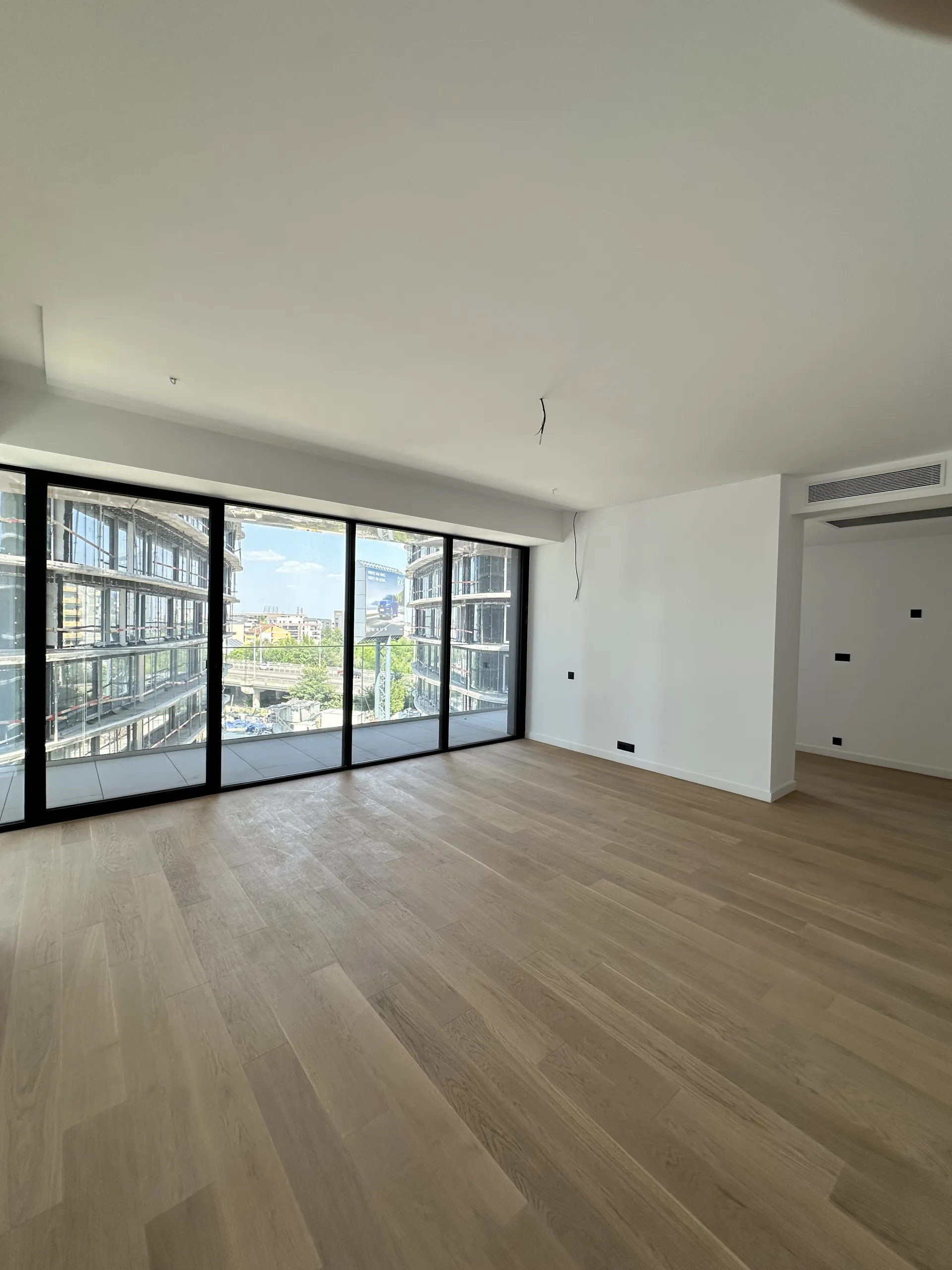 APARTAMENT CU 3 CAMERE - HERASTRAU - FINISAJE PREMIUM - imagine 4