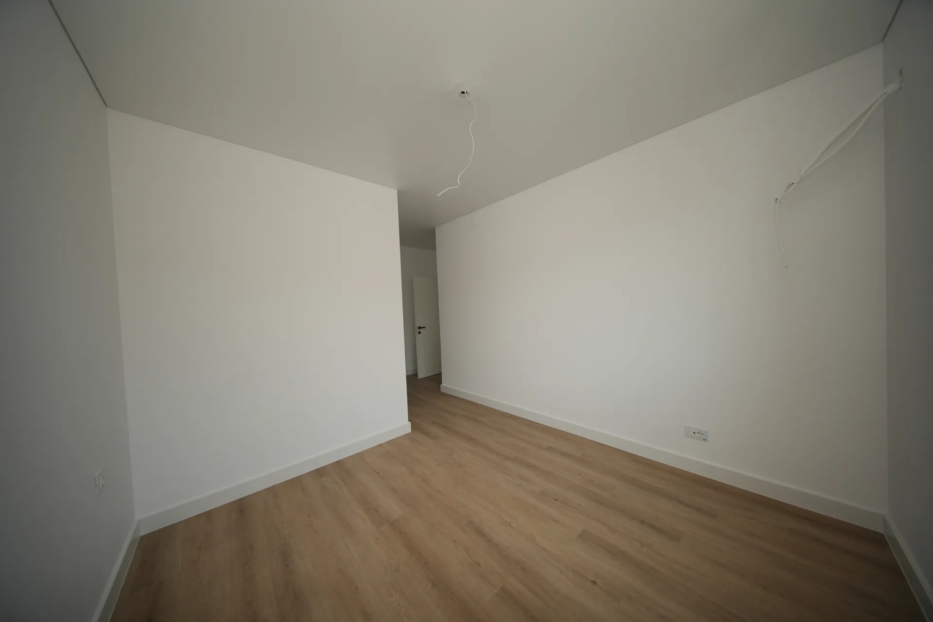 3 CAMERE - PIPERA - LANGA SCOLILE INTERNATIONALE - 5/9