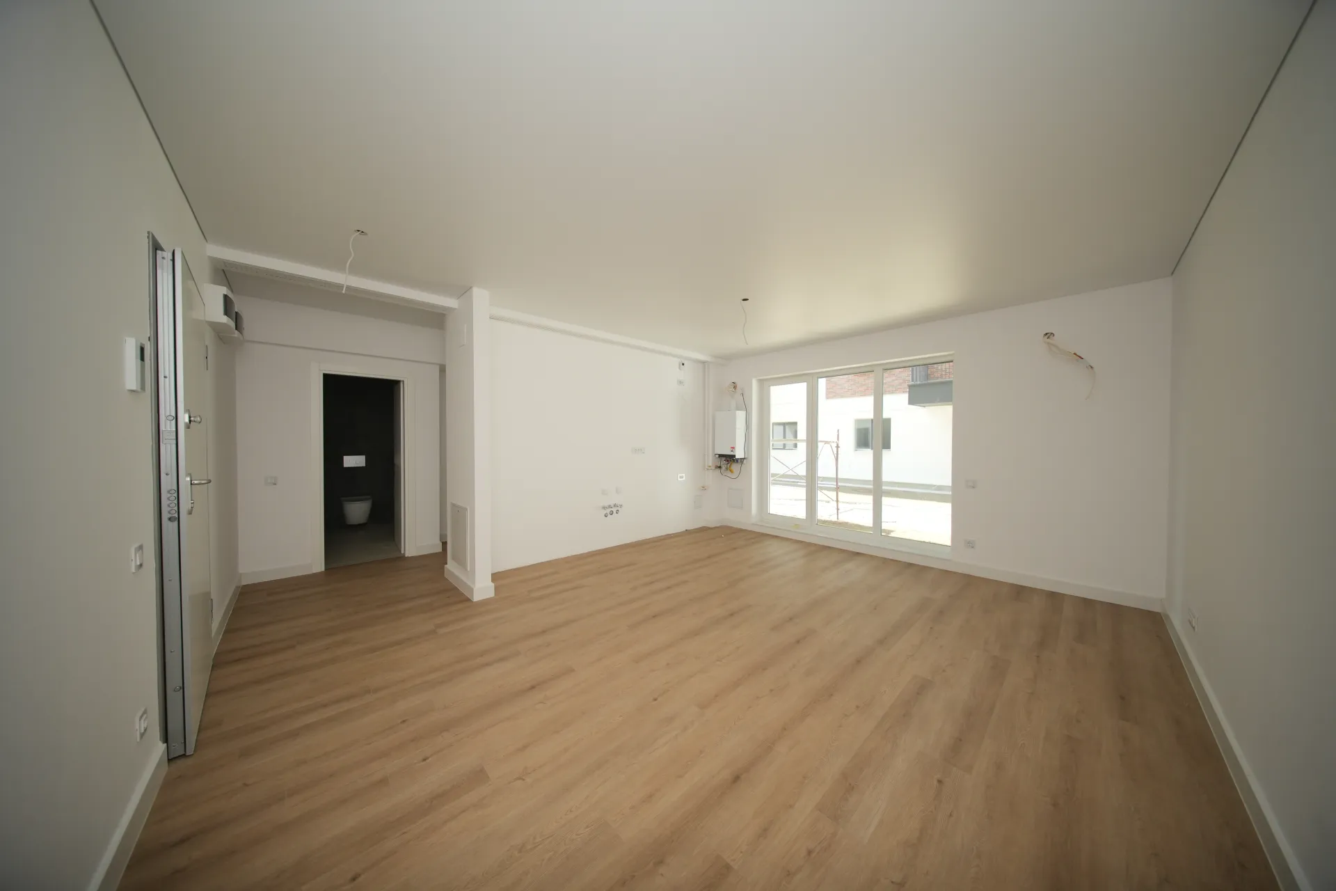 2 CAMERE CU GRADINA DE 46 MP - BLOC NOU - PIPERA