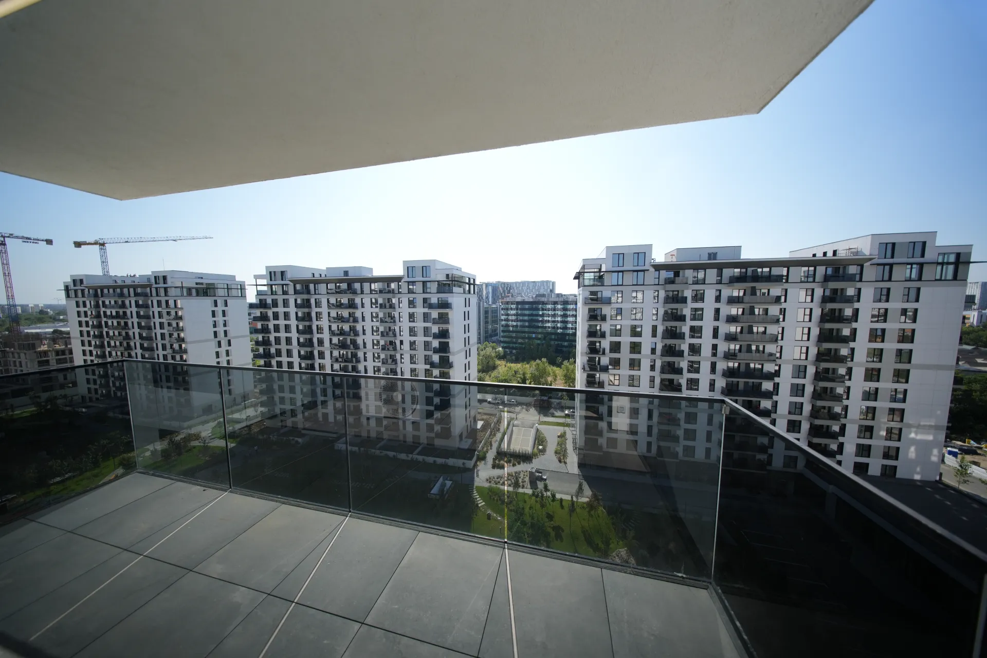 FLOREASCA - APARTAMENT CU 2 CAMERE - PROMENADA MALL SI METROU APROAPE