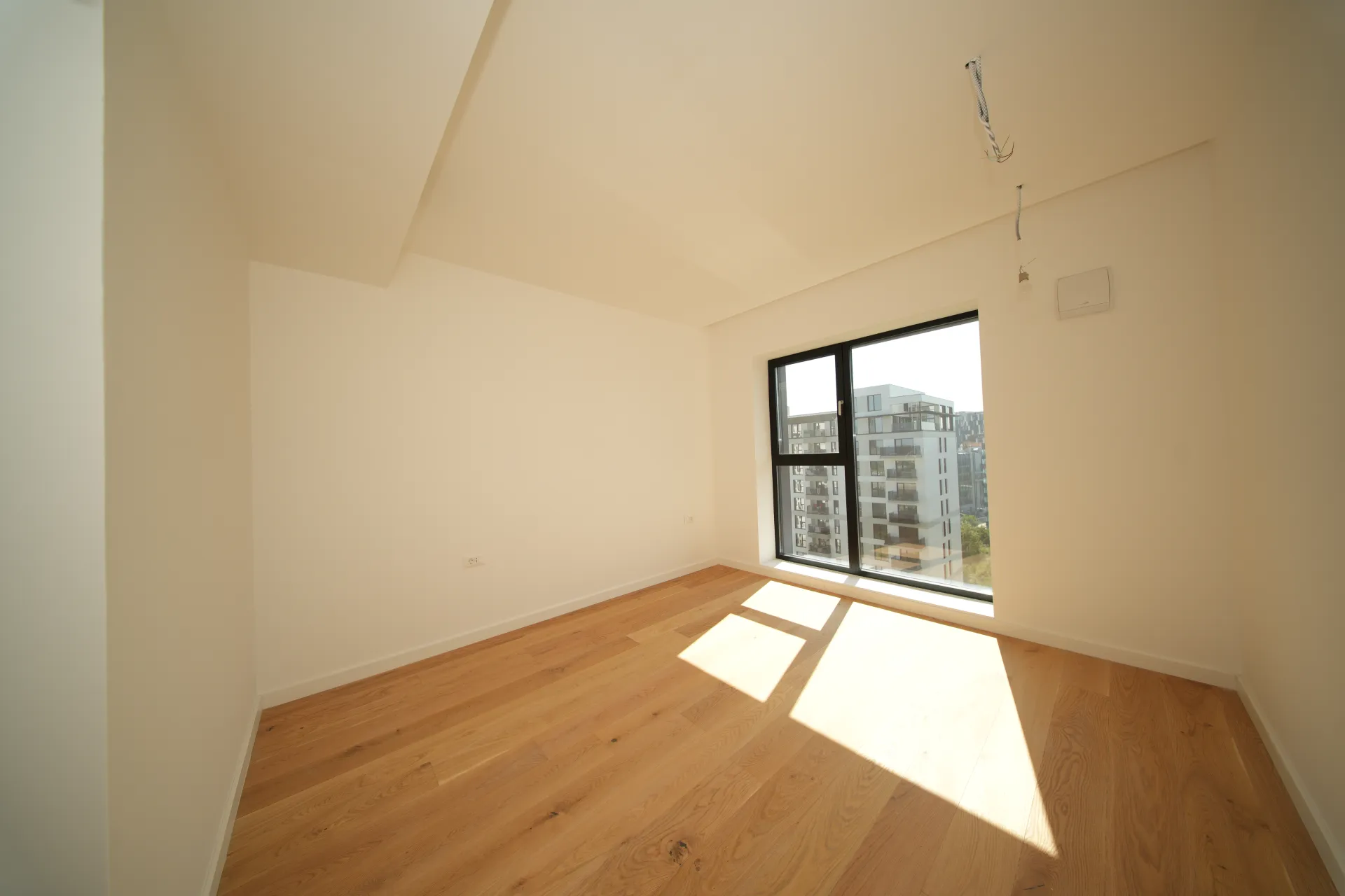APARTAMENT CU 3 CAMERE ZONA FLOREASCA LANGA MALL PROMENADA  - 3/4