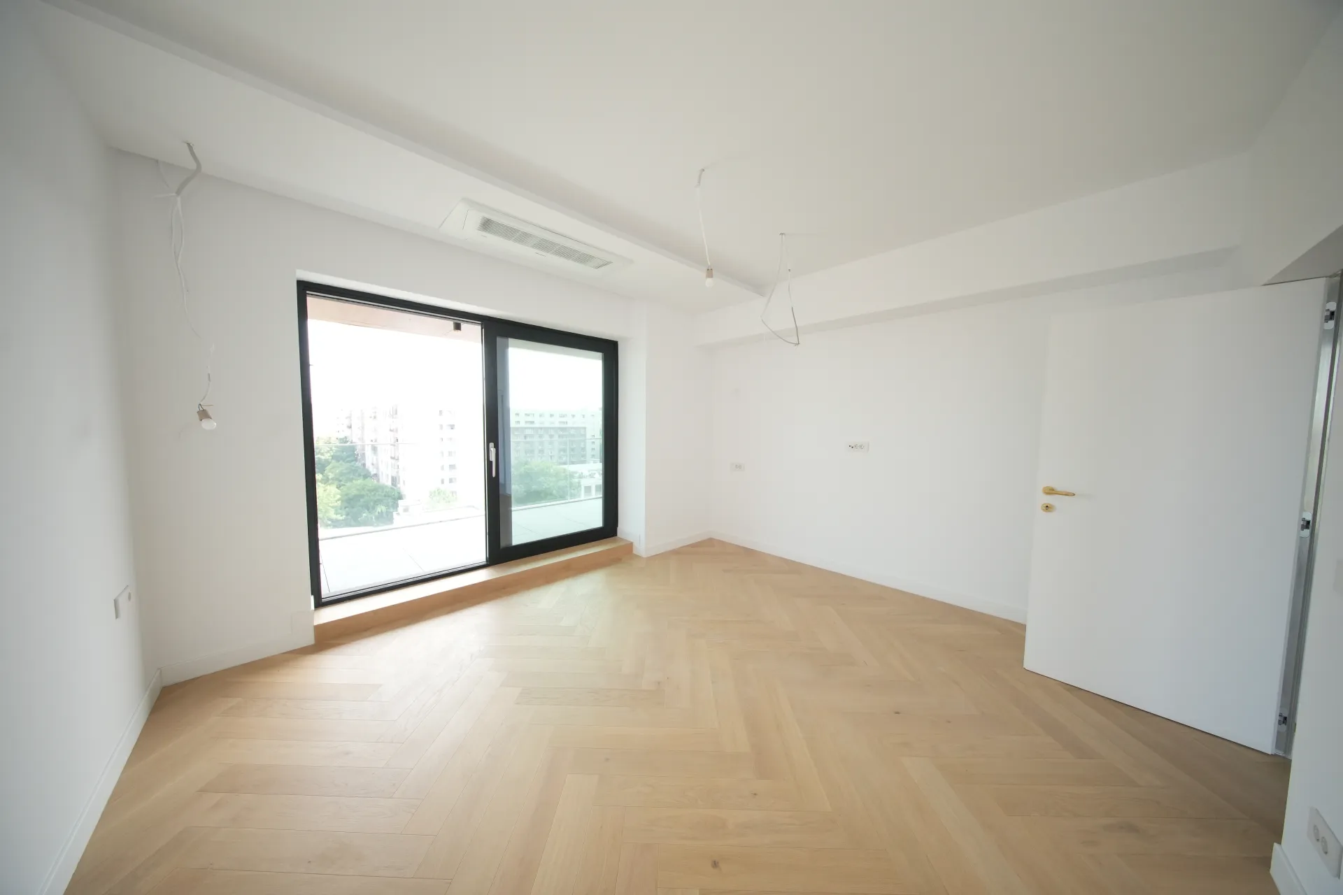 Apartament 2 camere | Terasă și ferestre Reynaers pe înălțime | Unirii - 3/4