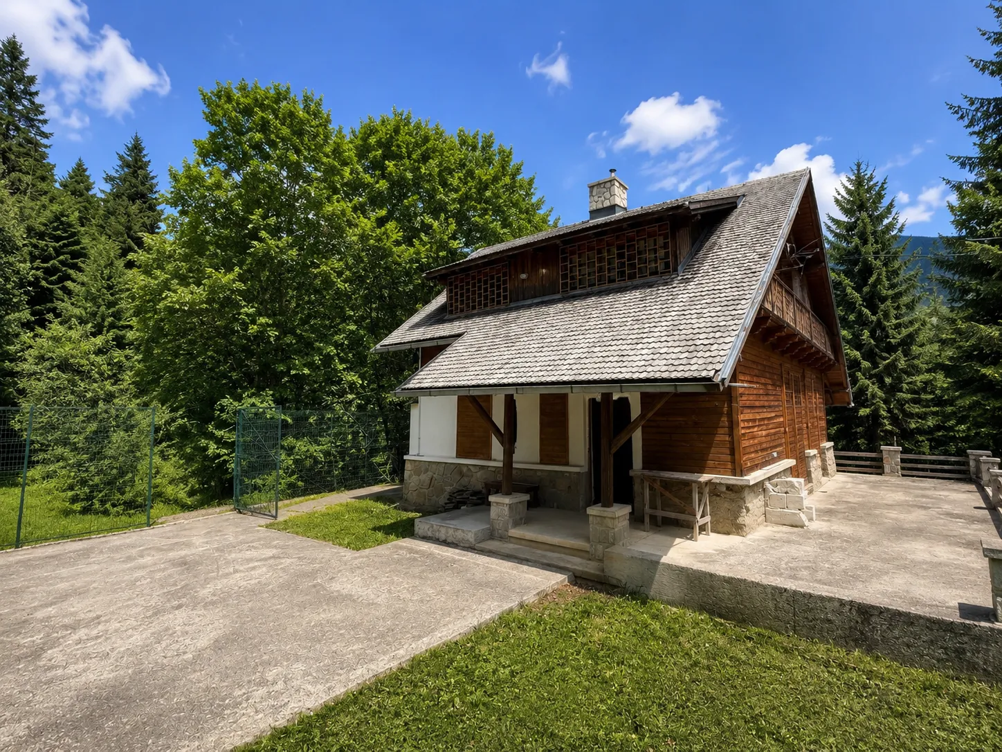CABANA IN ZONA SINAIA - TEREN 550MP