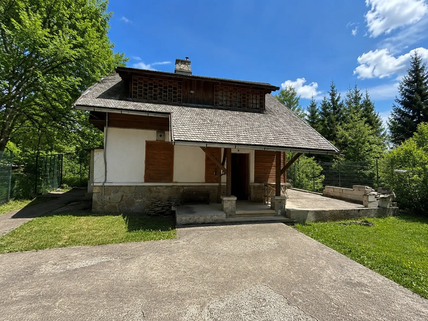 CABANA IN ZONA SINAIA - TEREN 550MP  - 2