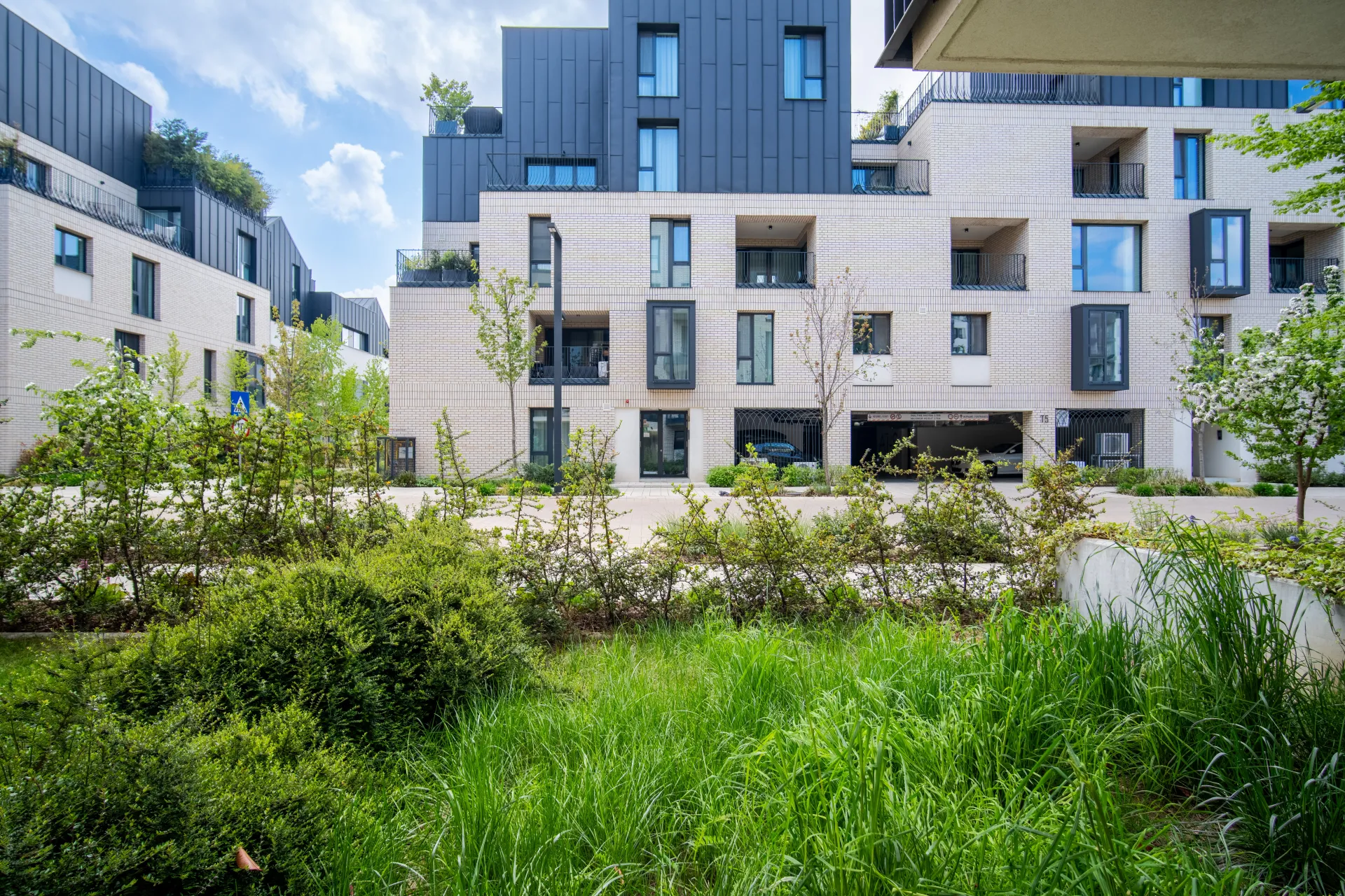 VILA 5 CAMERE - PIPERA - COMPLEX PRIVAT LANGA LAC