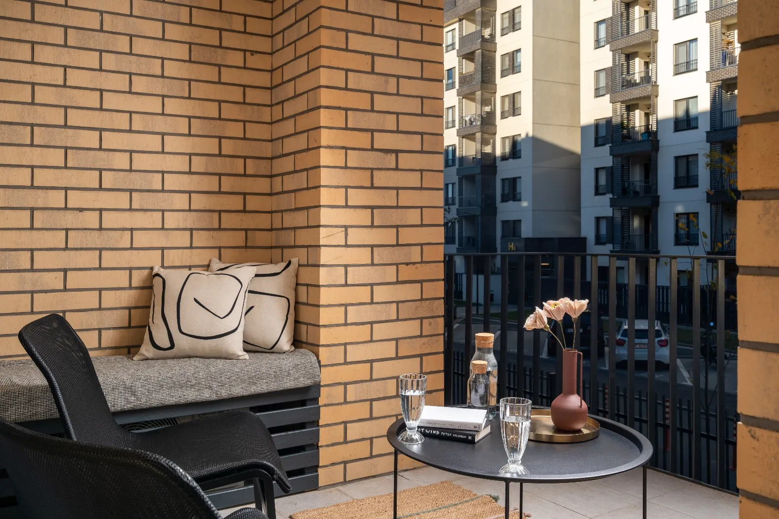 VILA 5 CAMERE - PIPERA - COMPLEX PRIVAT LANGA LAC - 6/10