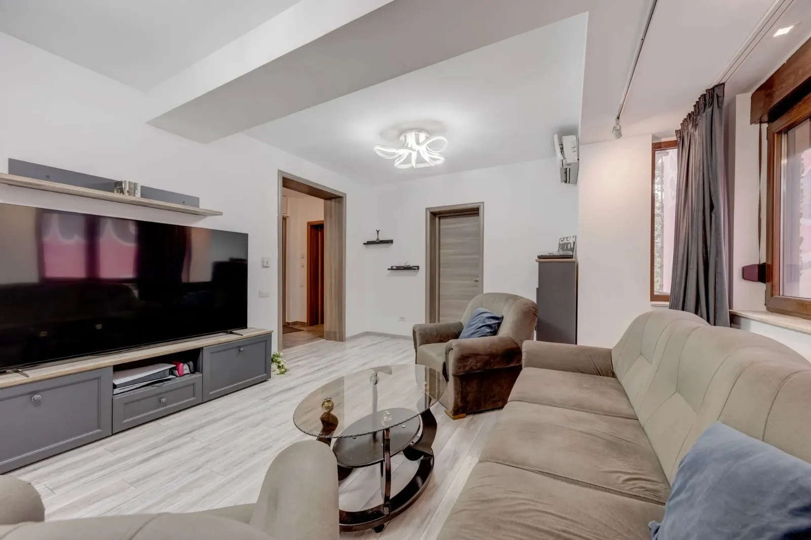 APARTAMENT CU 3 CAMERE - CISMIGIU - UTILAT SI MOBILAT