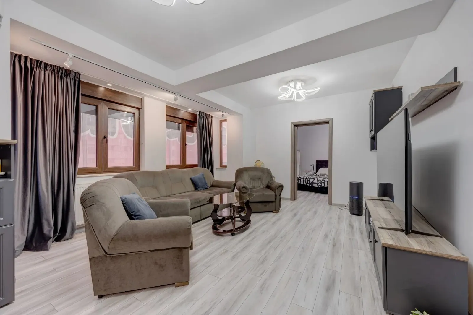 APARTAMENT CU 3 CAMERE - CISMIGIU - UTILAT SI MOBILAT - imagine 2