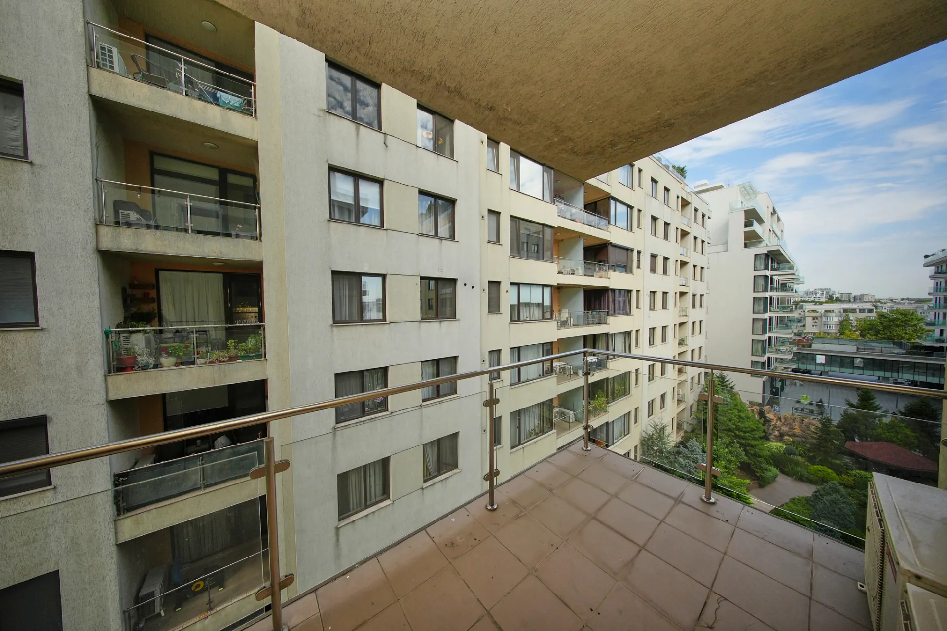 APARTAMENT CU 3 CAMERE - HERASTRAU - MOBILAT SI UTILAT - 12