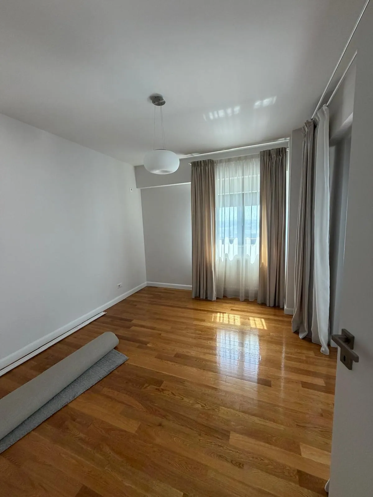 APARTAMENT CU 4 CAMERE ETAJ 13 - MOBILAT SI UTILAT - FLOREASC - FABRICA DE GLUCOZA