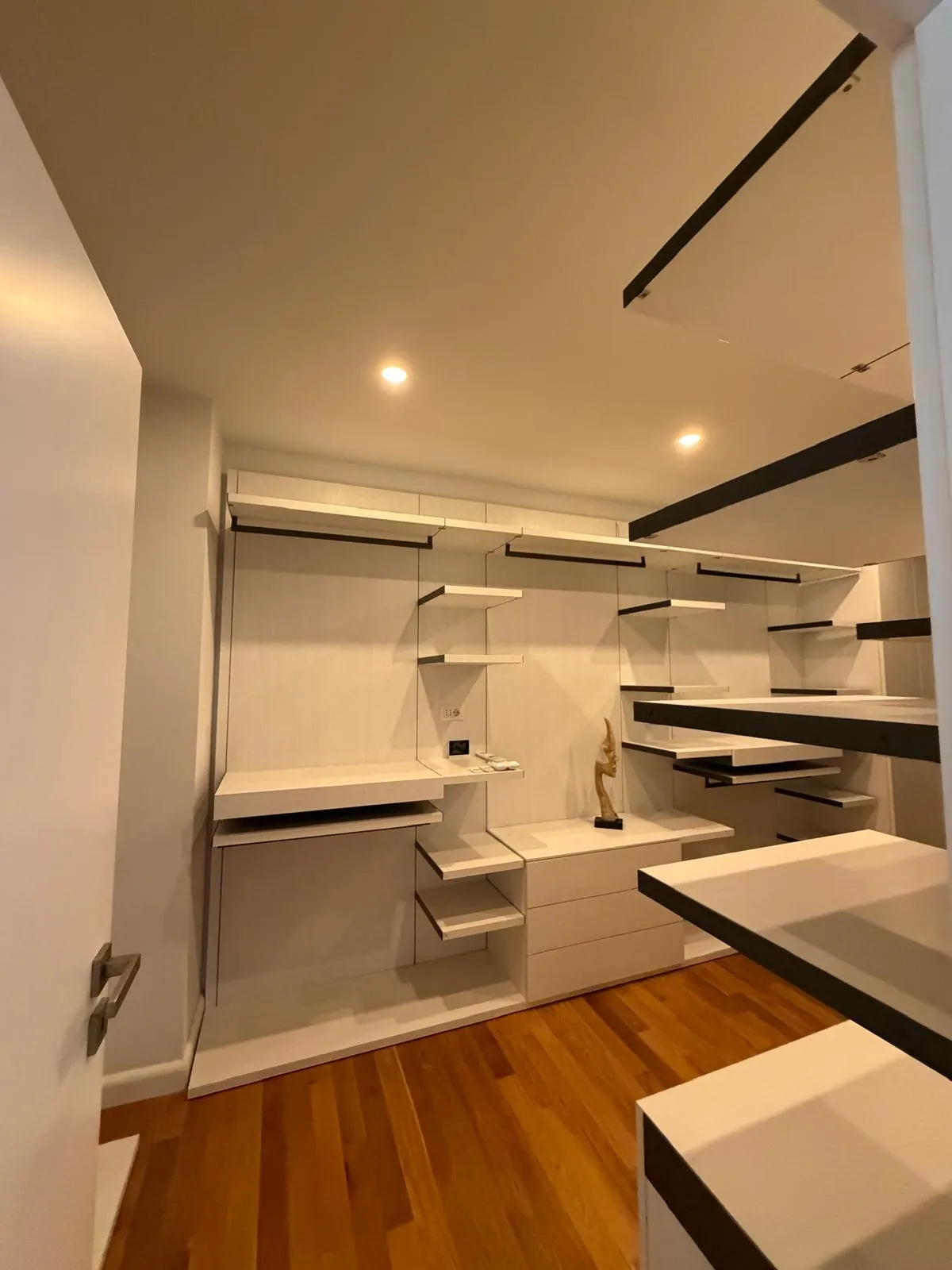 APARTAMENT CU 4 CAMERE ETAJ 13 - MOBILAT SI UTILAT - FLOREASC - FABRICA DE GLUCOZA - imagine 5