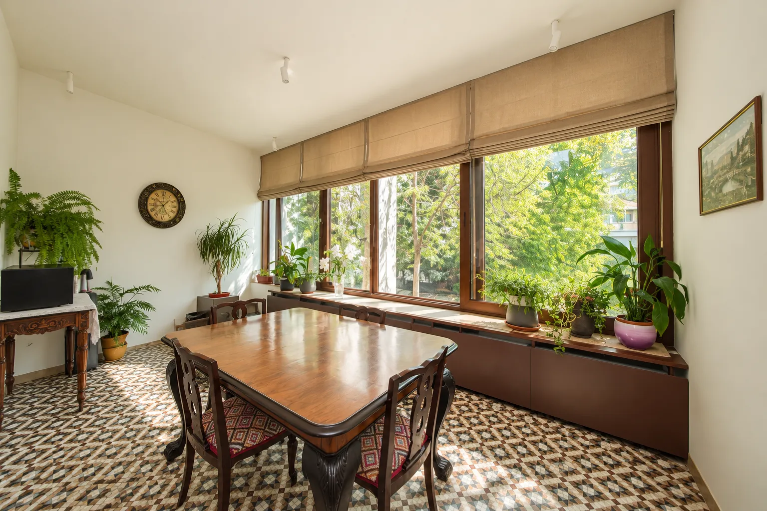 APARTAMENT CU 4 CAMERE - UTILAT SI MOBILAT - ZONA CENTRALA - imagine 5