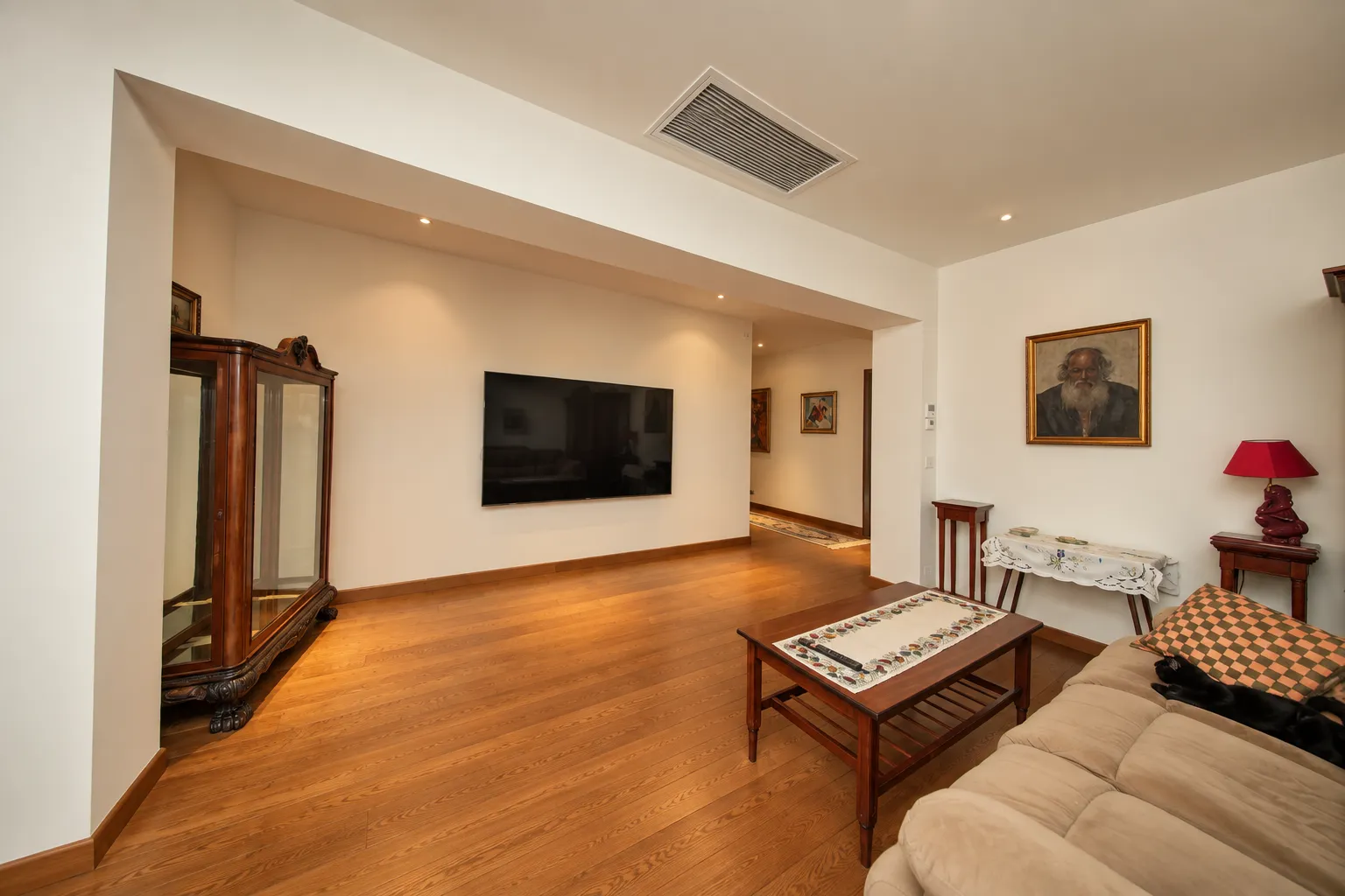 APARTAMENT CU 4 CAMERE - UTILAT SI MOBILAT - ZONA CENTRALA - 8