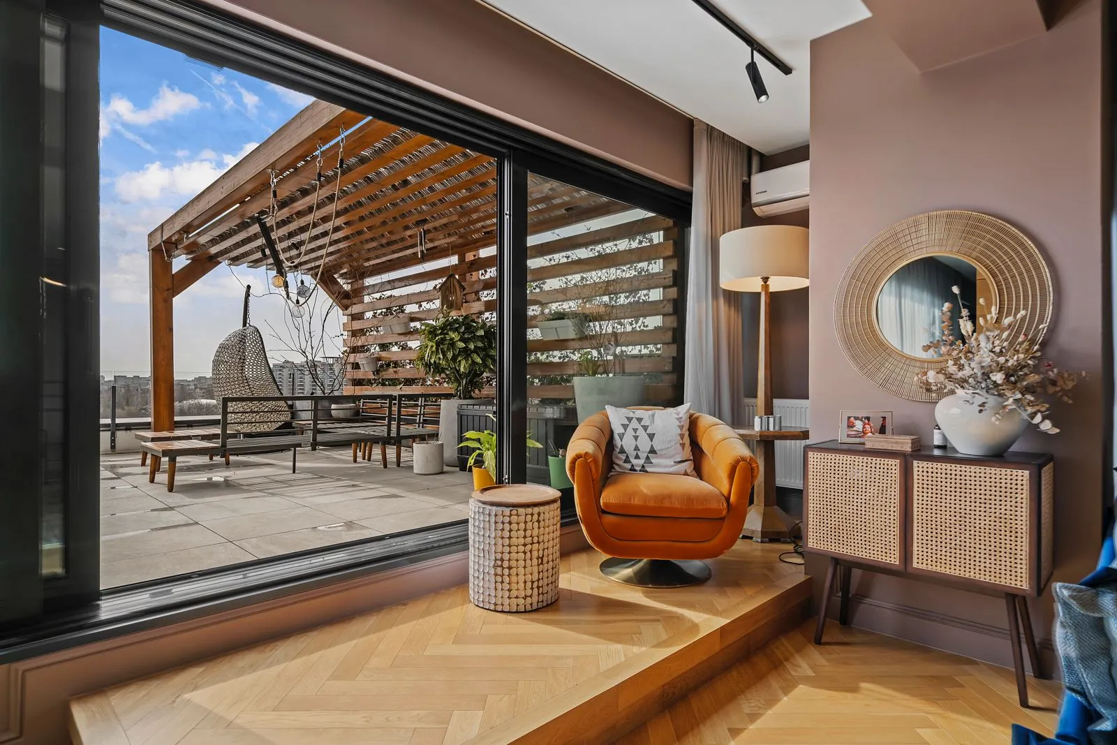 PENTHOUSE | LACUL TEI | MOBILAT - imagine 2