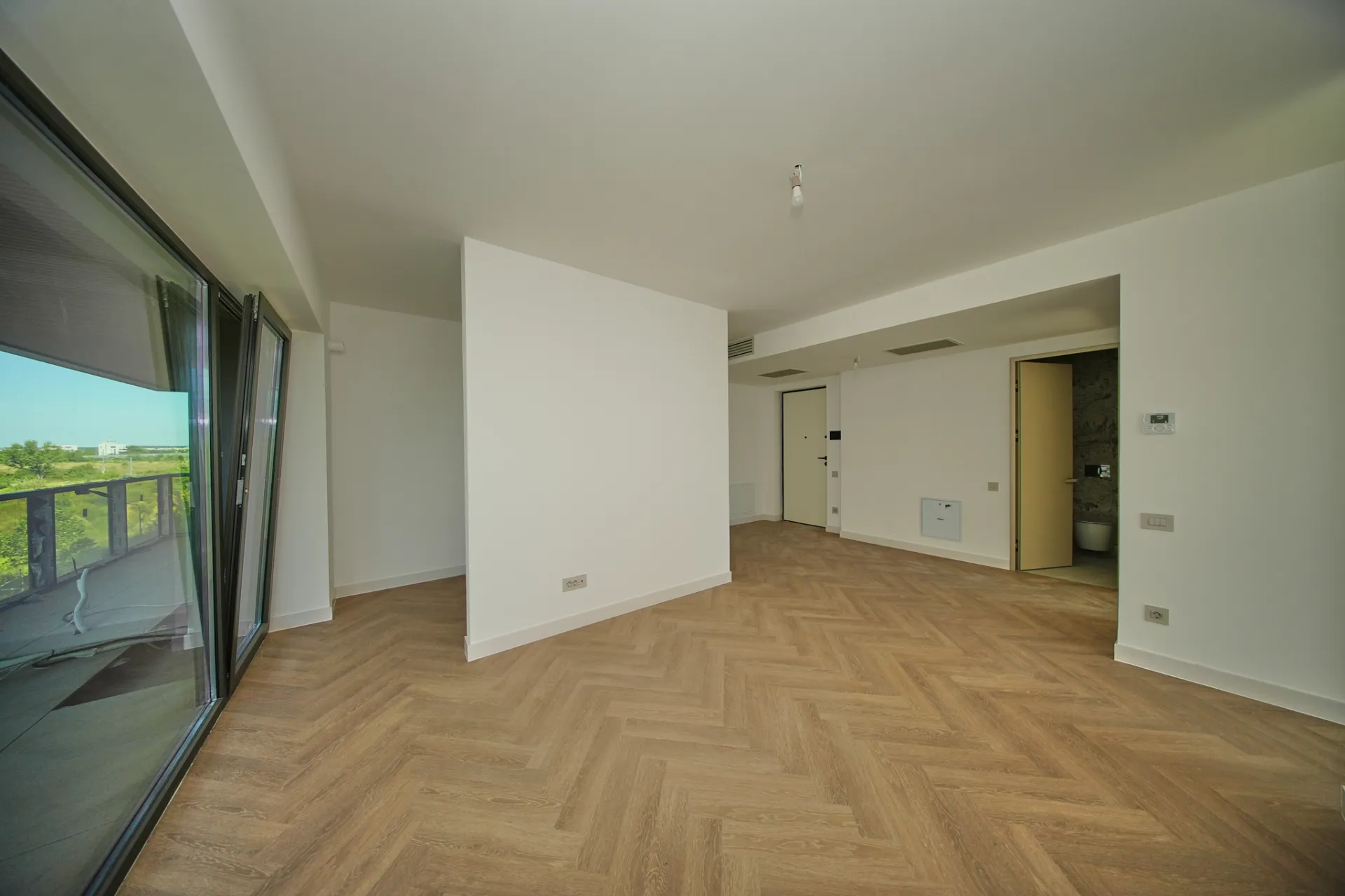 APARTAMENT CU 3 CAMERE - FINISAJE PREMIUM ZONA AVIATIEI - imagine 5