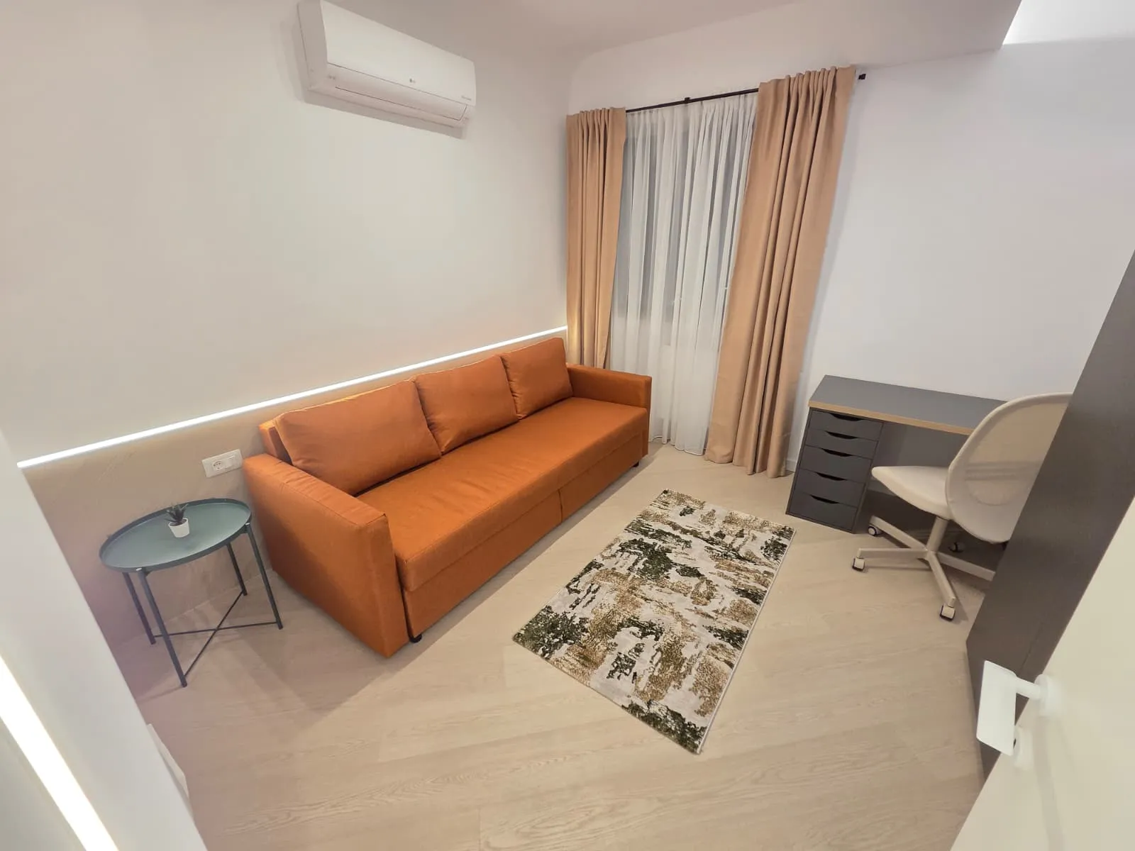 APARTAMENT CU 3 CAMERE - PIPERA - MOBILAT SI UTILAT 