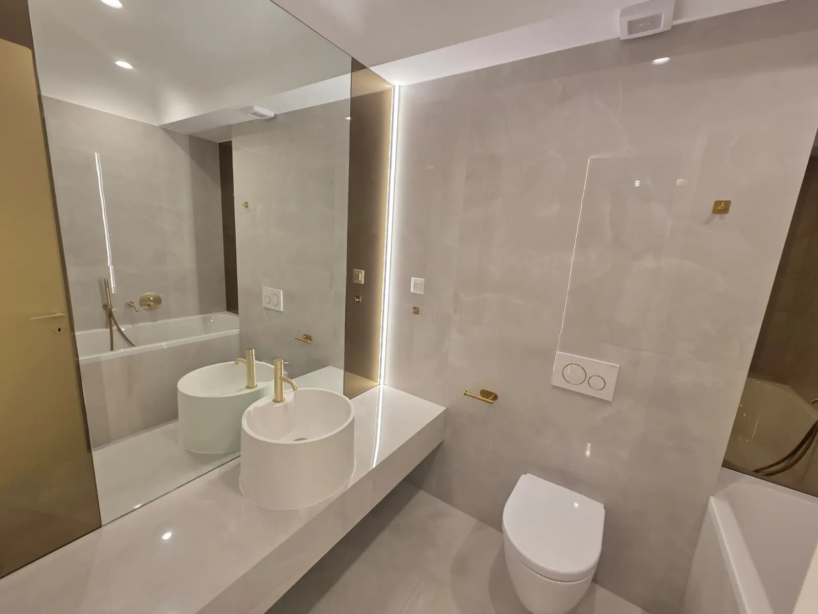 APARTAMENT CU 3 CAMERE - PIPERA - MOBILAT SI UTILAT - 11
