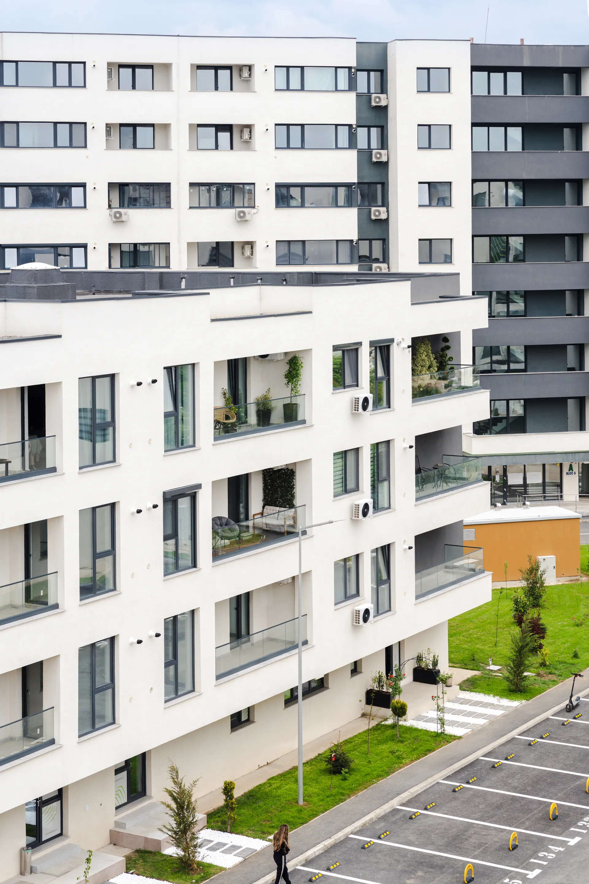 STUDIO PIPERA - ROND OMV - BLOC NOU - 12/14