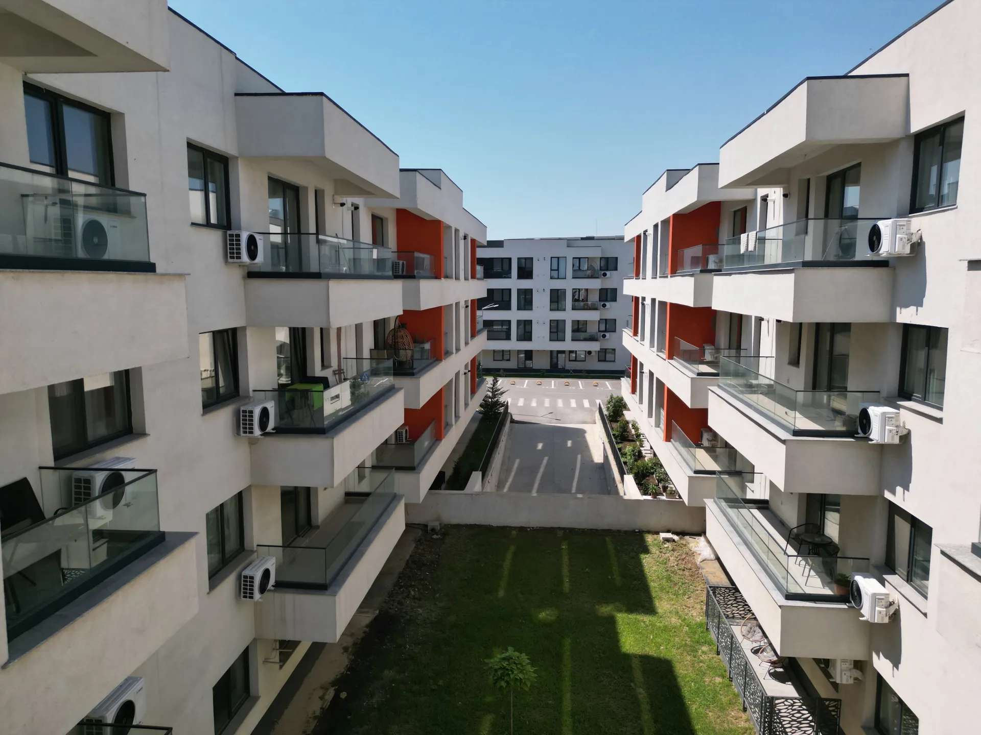 STUDIO PIPERA - ROND OMV - BLOC NOU