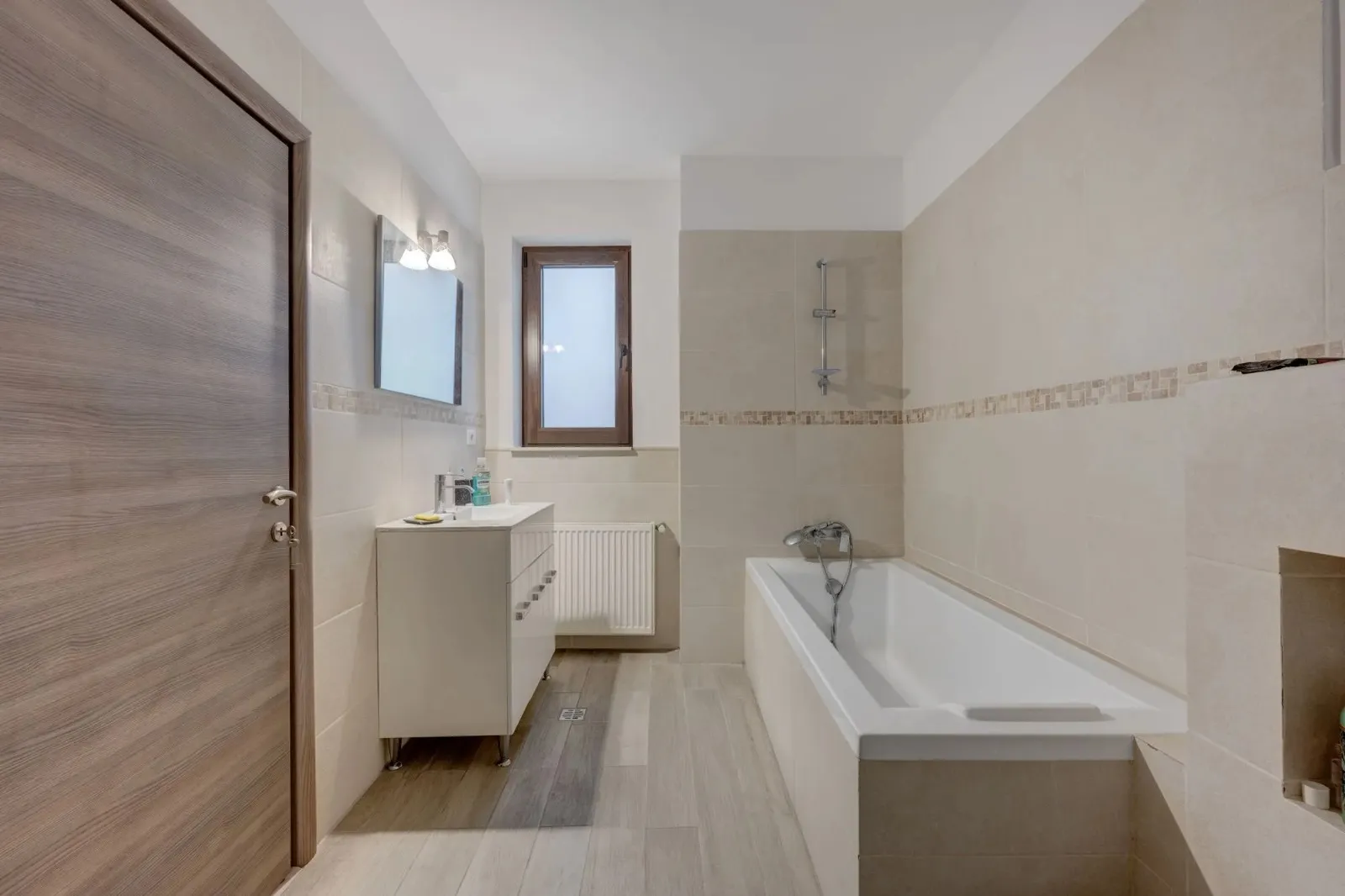 APARTAMENT CU 3 CAMERE - CISMIGIU - UTILAT SI MOBILAT - 9/15