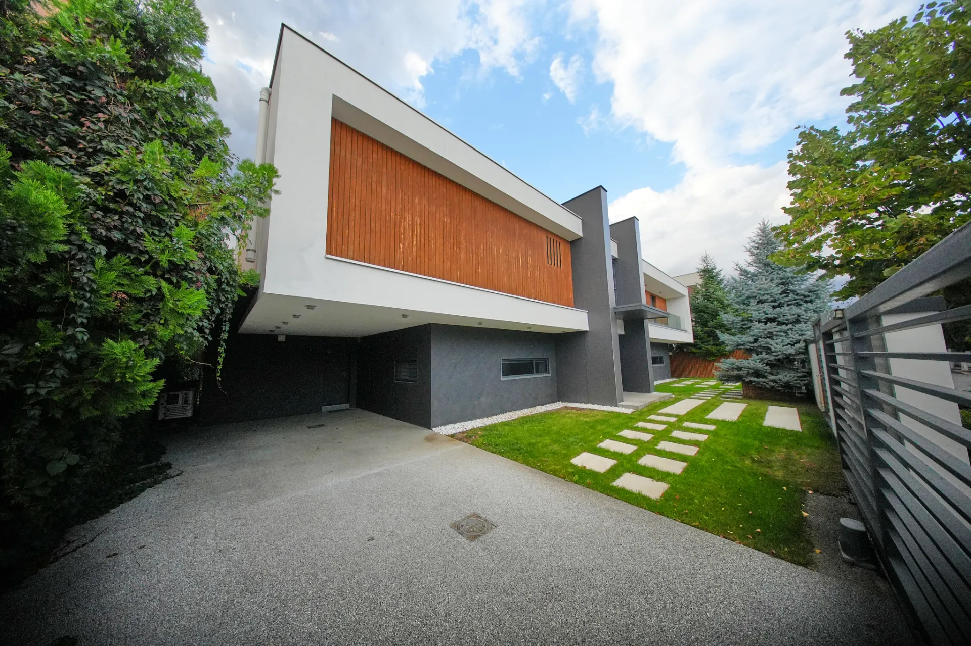 VILA CU PISCINA - ZONA PIPERA | IANCU NICOLAE - 6 CAMERE - 6