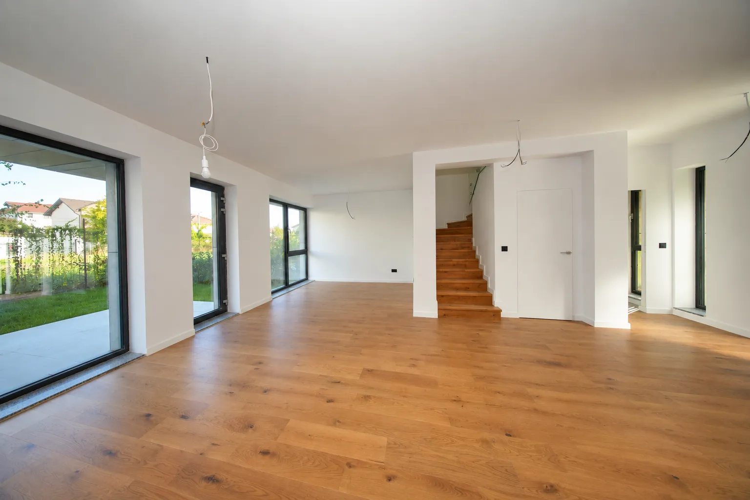 PIPERA VILLA – GROUND FLOOR + FIRST FLOOR – PREMIUM FINISHES – 4 ROOMS - 6