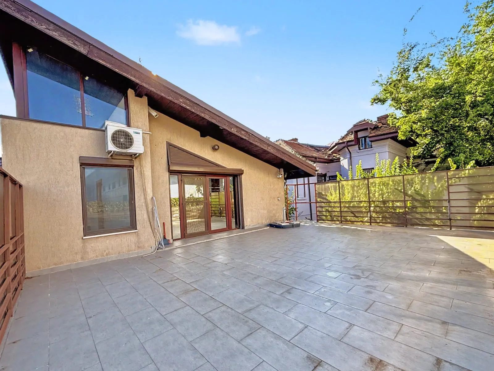 8-Room Villa – Dorobanti – Close to Stefan cel Mare Metro - 12