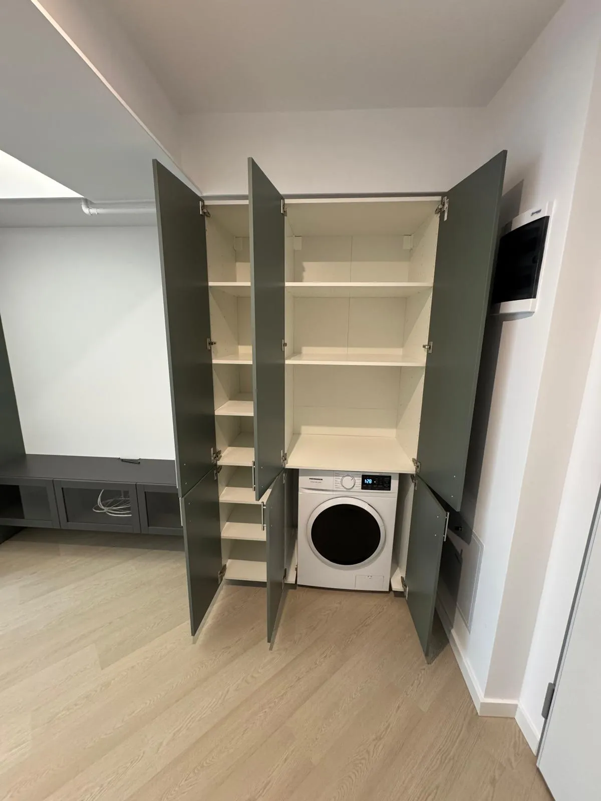 APARTAMENT CU 2 CAMERE - PIPERA - MOBILAT SI UTILAT 