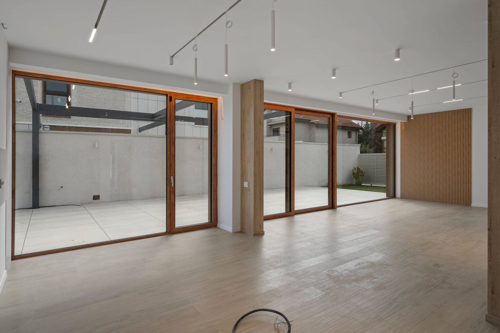 PREMIUM VILLA | 6 ROOMS | MODERN DESIGN | ENERGY EFFICIENT - imagine 5