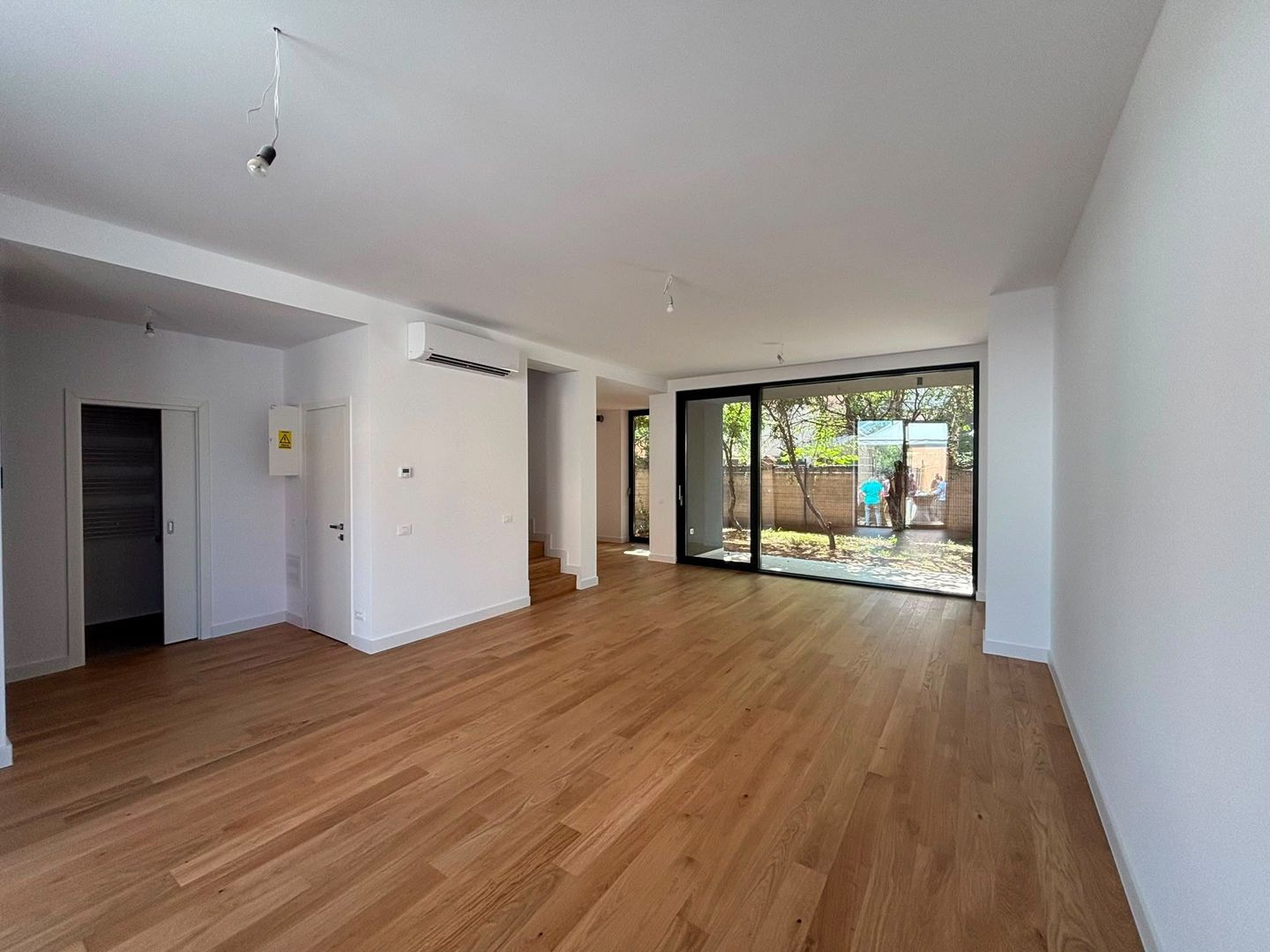 Vilă 4 camere | Sisești | Grădină proprie